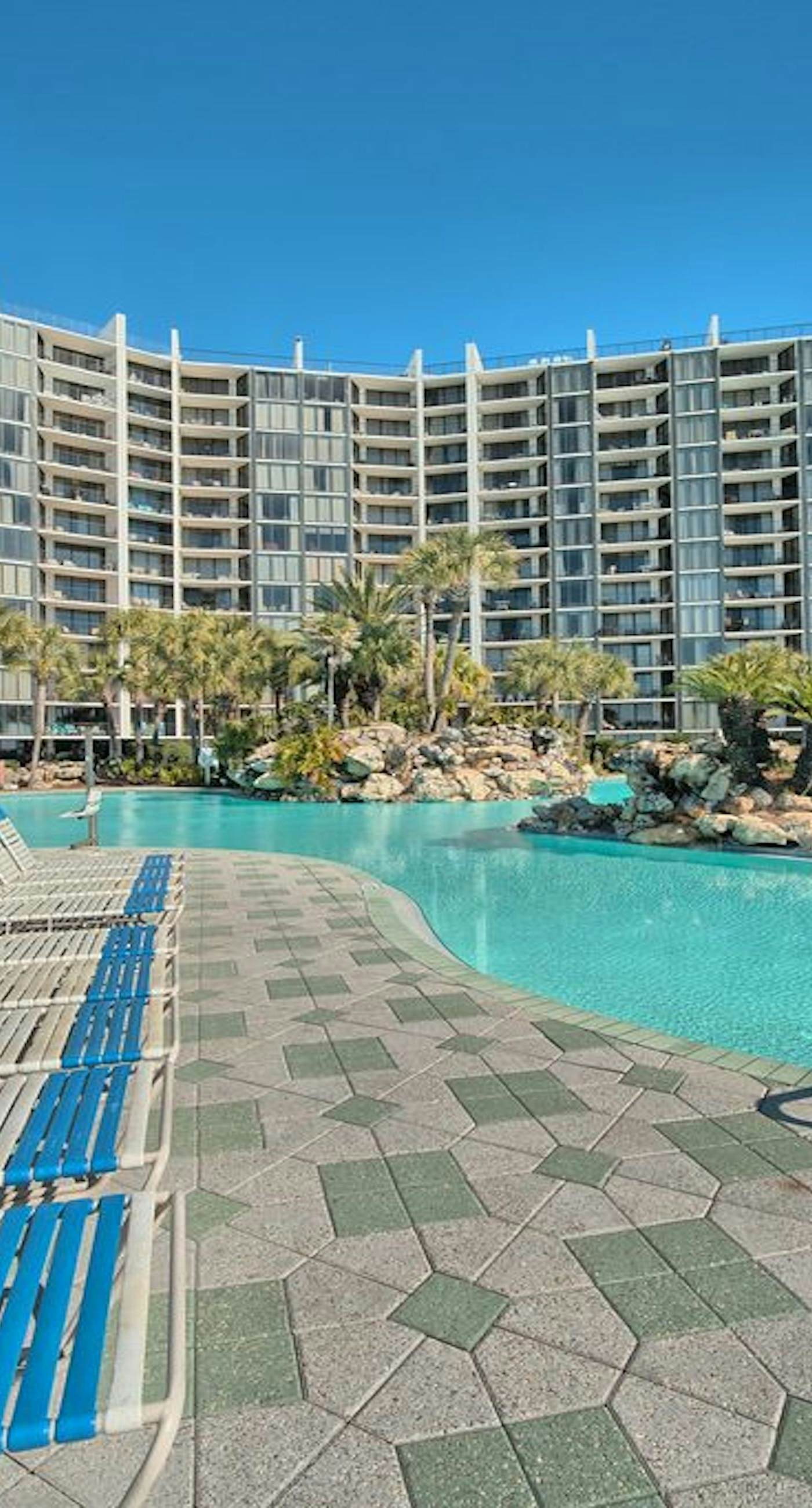 Golf lover's getaway with pool & hot tub, open layout, smart TVs, & full kitchen