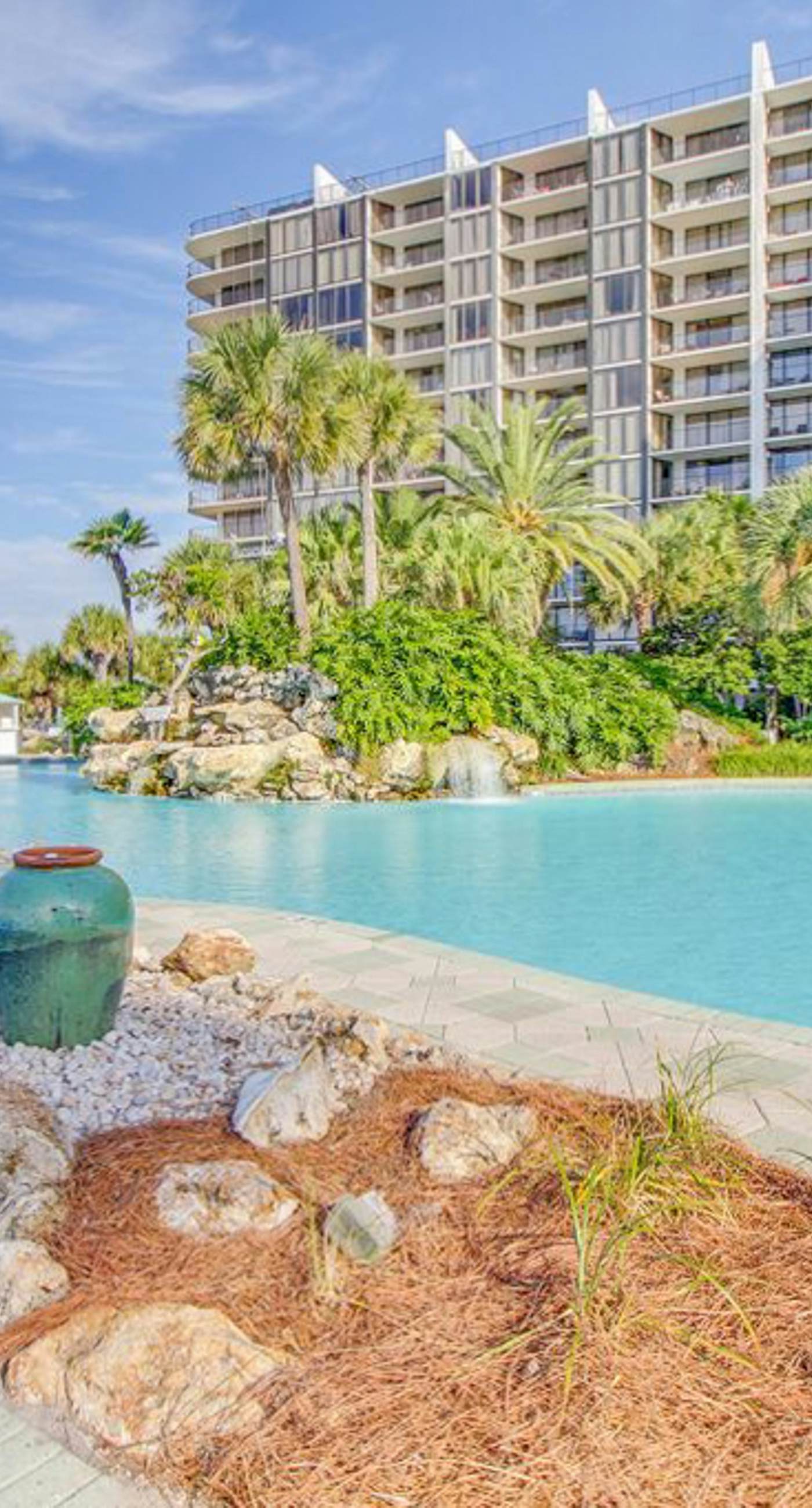 Golf lover's getaway with pool & hot tub, open layout, smart TVs, & full kitchen