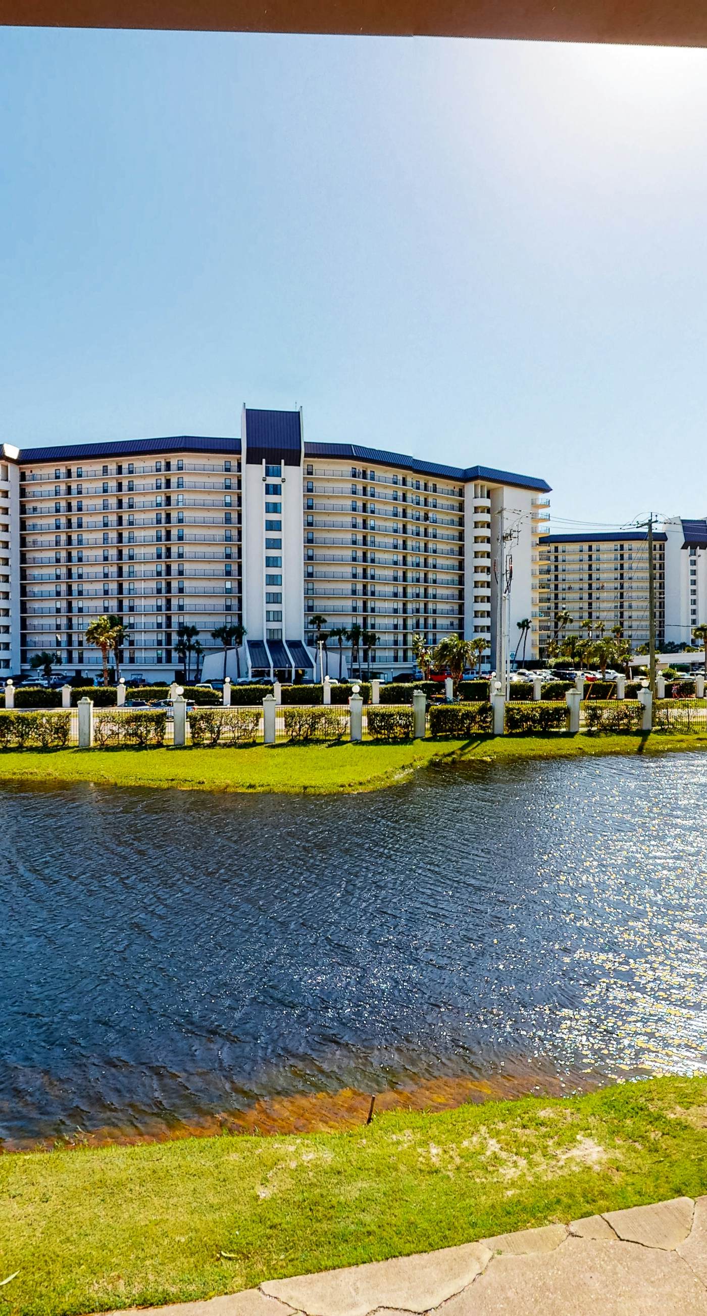 Golf lover's getaway with pool & hot tub, open layout, smart TVs, & full kitchen