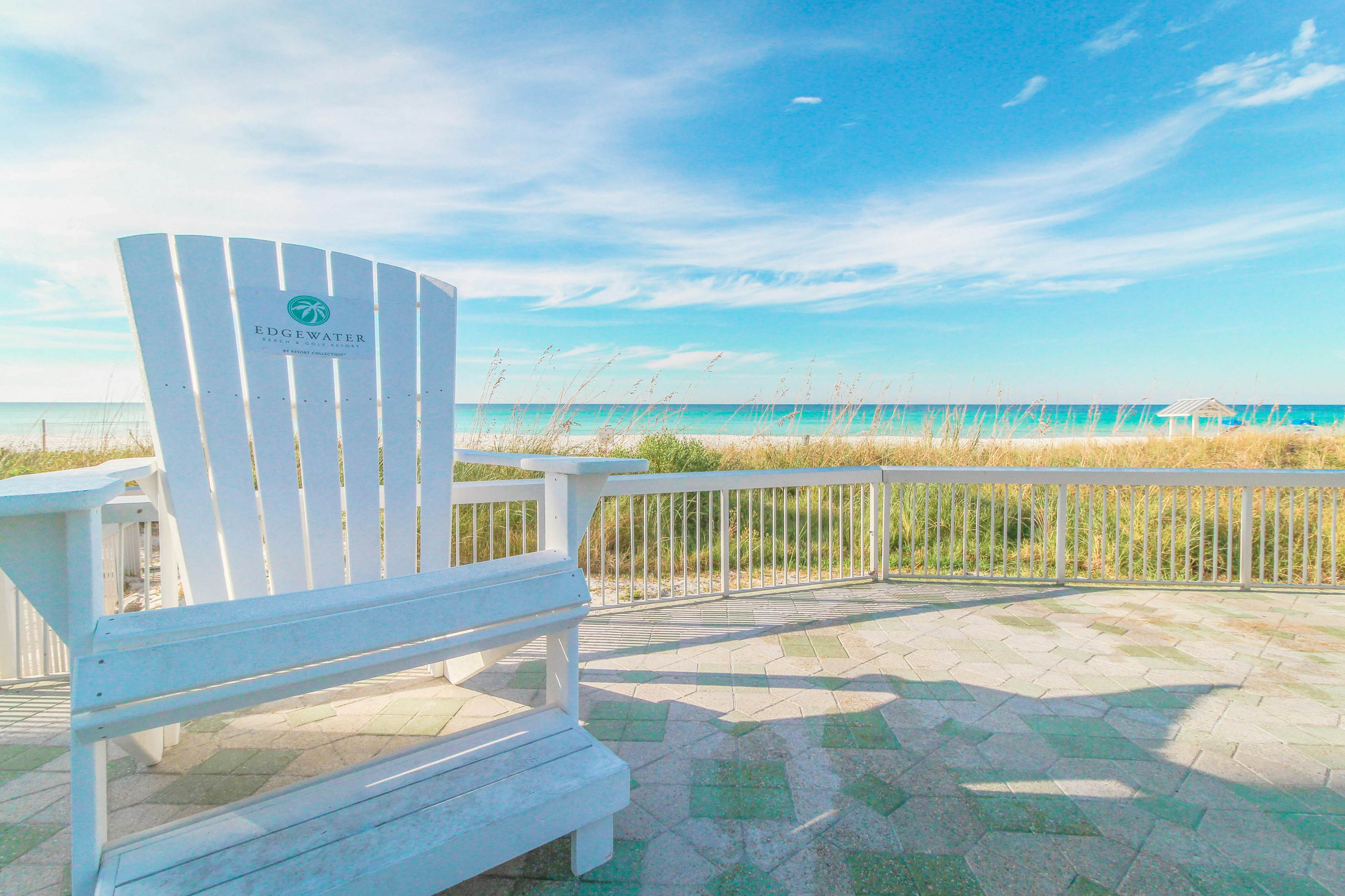 Gorgeous waterfront condo with pool, hot tub, tennis, balcony & beach access