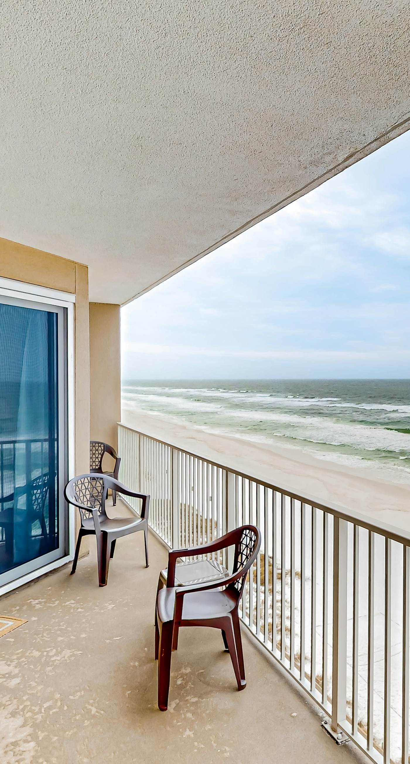 Gulf-front condo with an incredible view off the balcony
