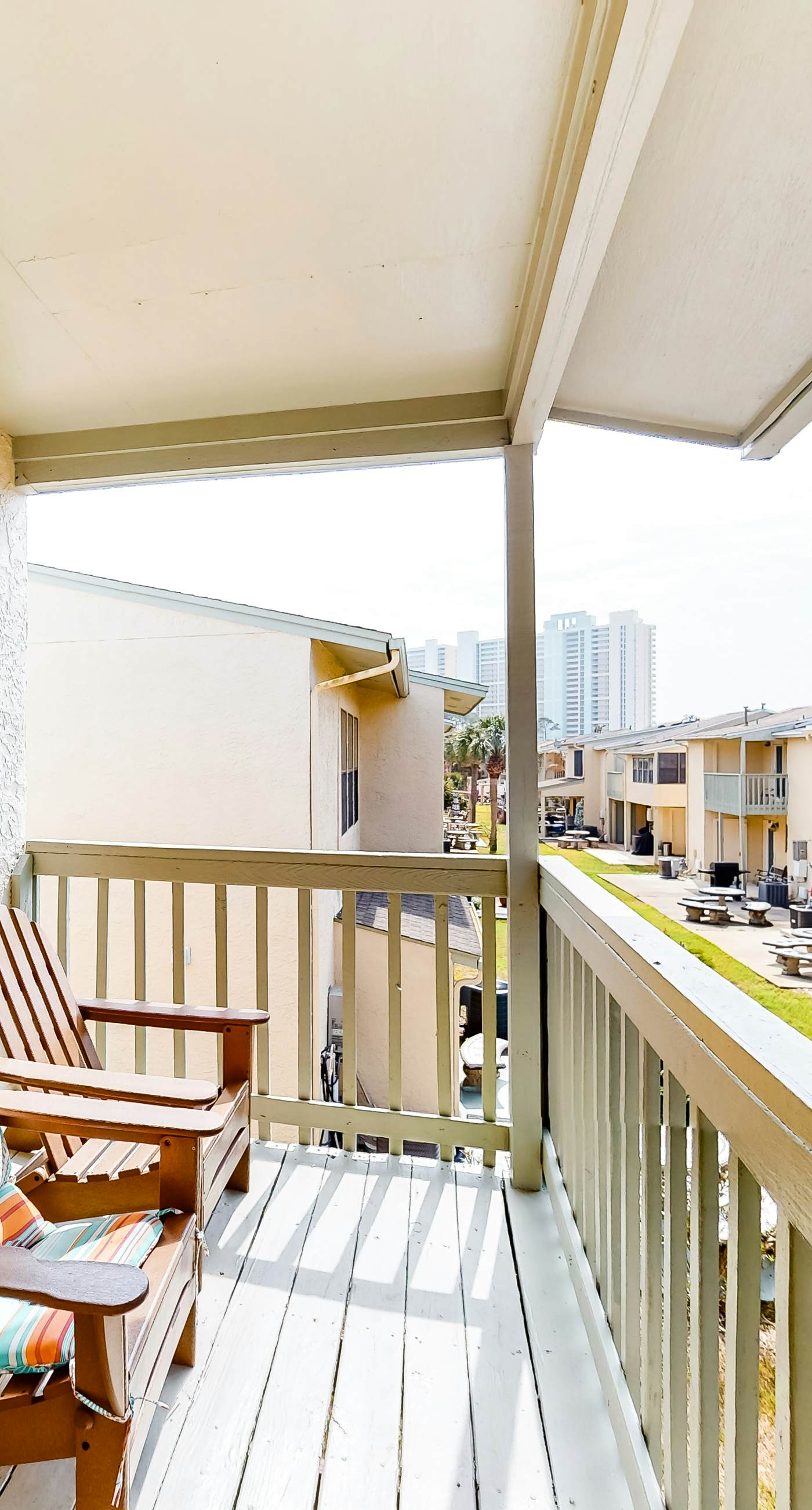 Bright Townhouse with Private Beach Access, Shared Pools, & Central A/C