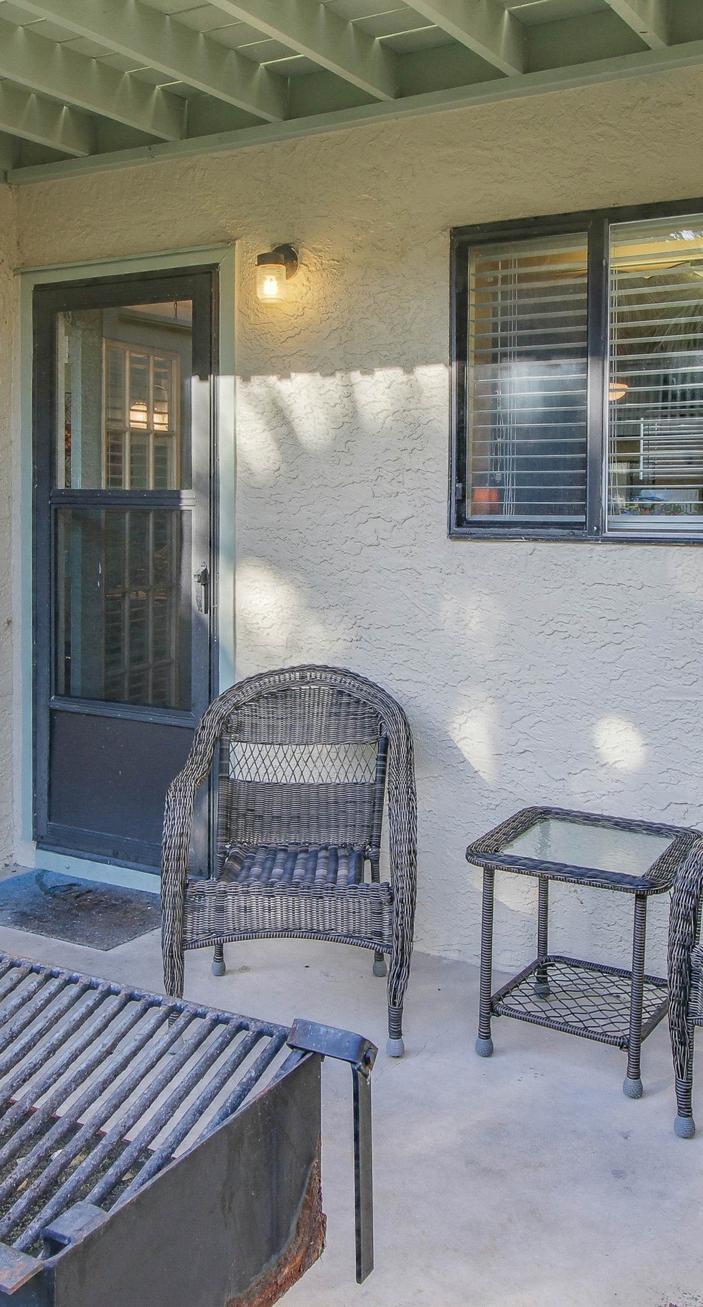 Luxurious Townhouse Close to Private Beach, Pools, Mini-Golf - Snowbirds Welcome