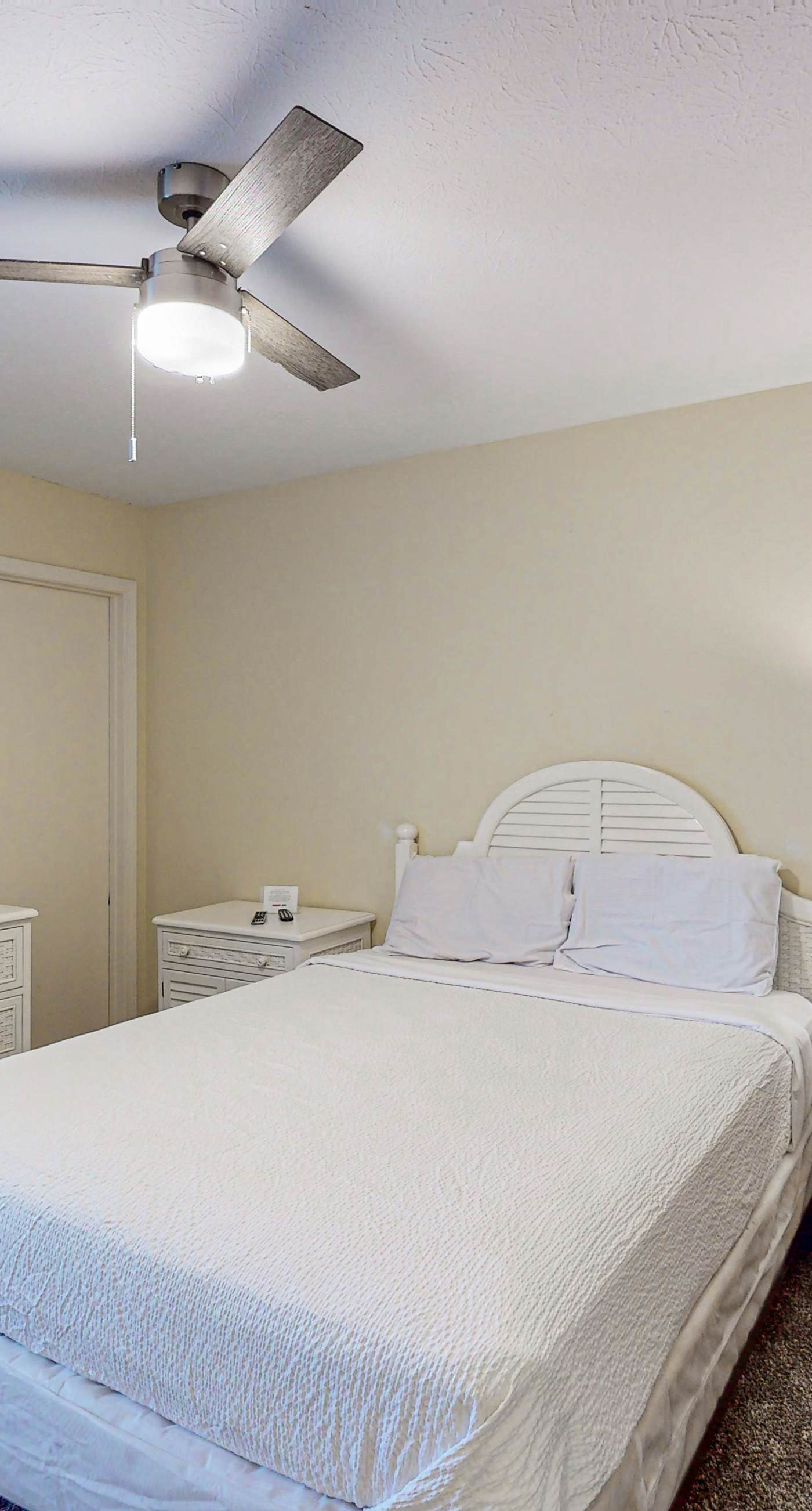 Luxurious Townhouse Close to Private Beach, Pools, Mini-Golf - Snowbirds Welcome