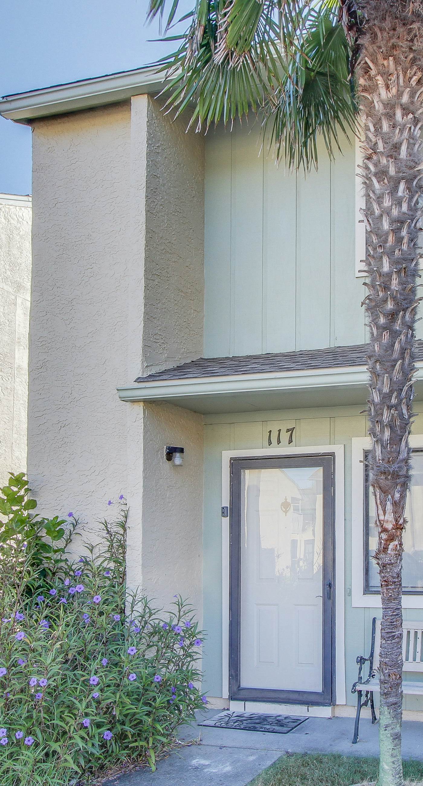 Luxurious Townhouse Close to Private Beach, Pools, Mini-Golf - Snowbirds Welcome