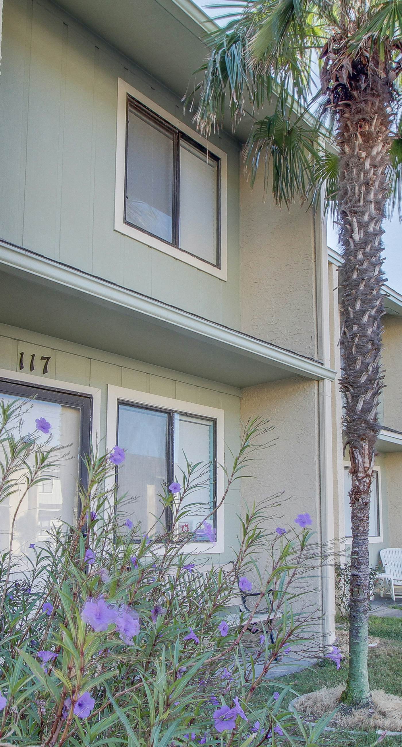 Luxurious Townhouse Close to Private Beach, Pools, Mini-Golf - Snowbirds Welcome