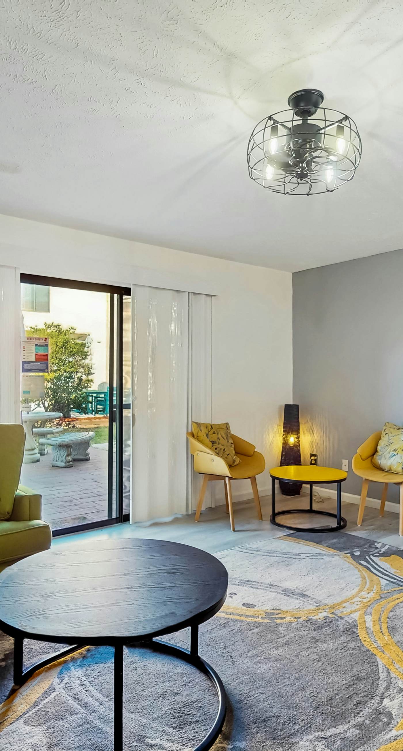 Cozy coastal condo with shared pool, private washer/dryer, and beach access