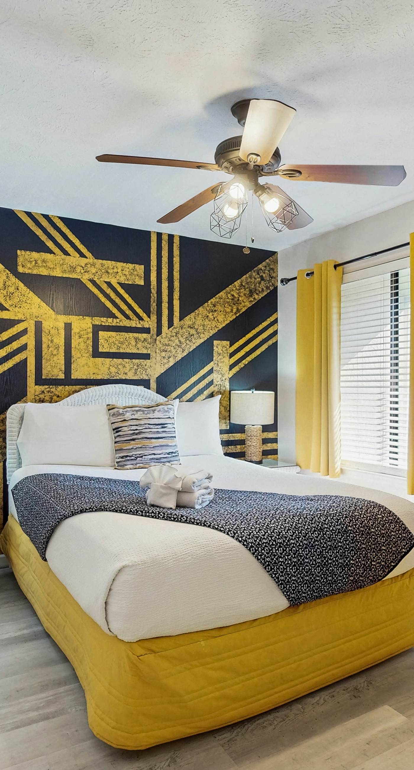 Cozy coastal condo with shared pool, private washer/dryer, and beach access