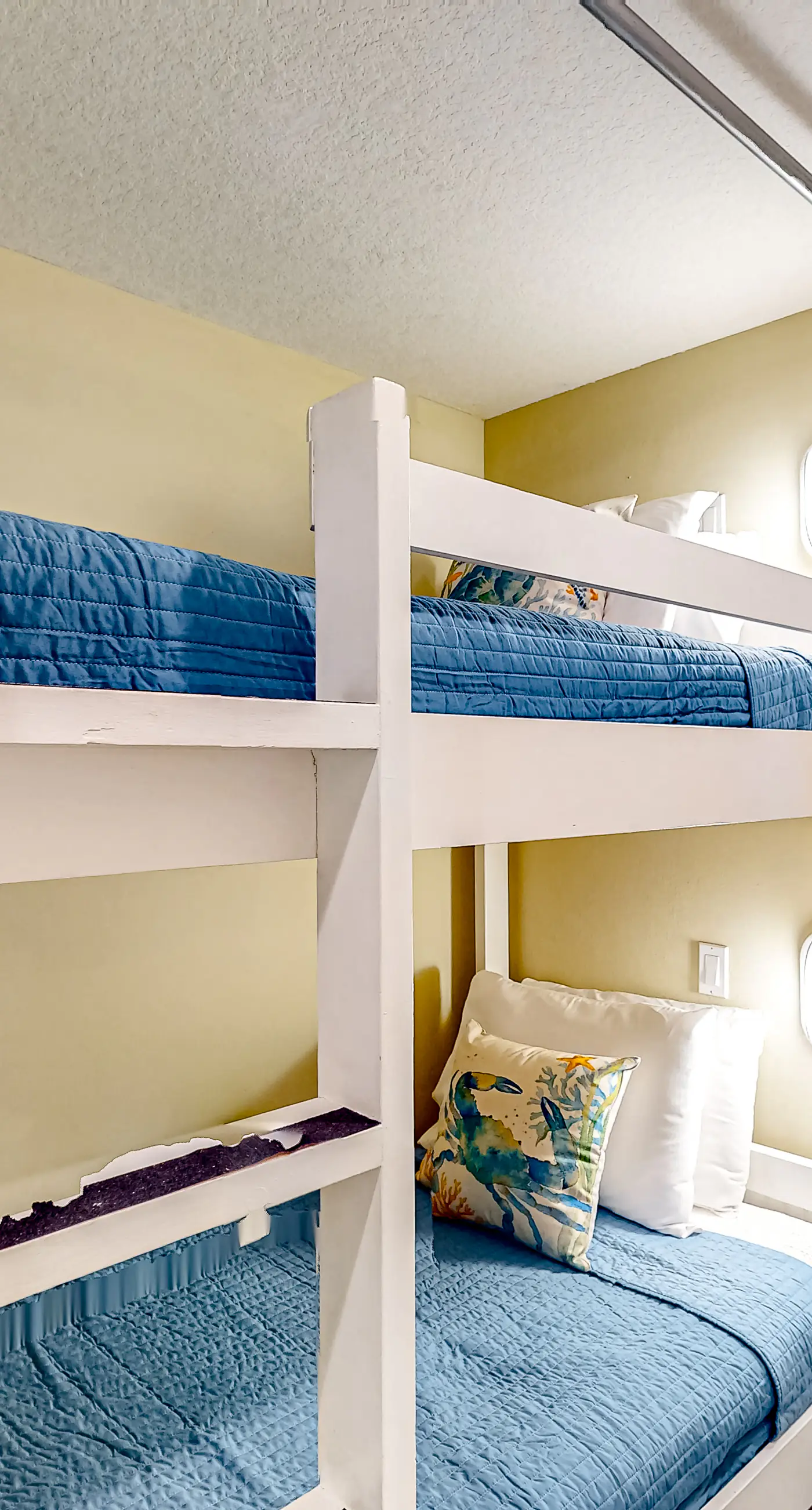 Wonderful gulf-view condo with a pool, hot tub & ocean-view balcony