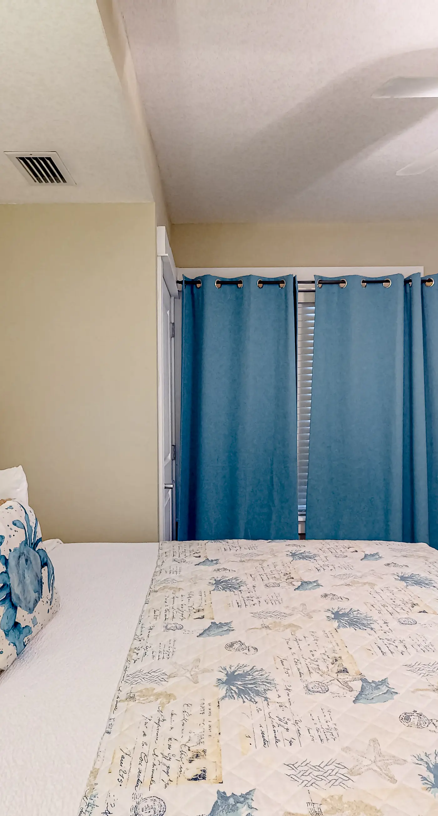 Wonderful gulf-view condo with a pool, hot tub & ocean-view balcony