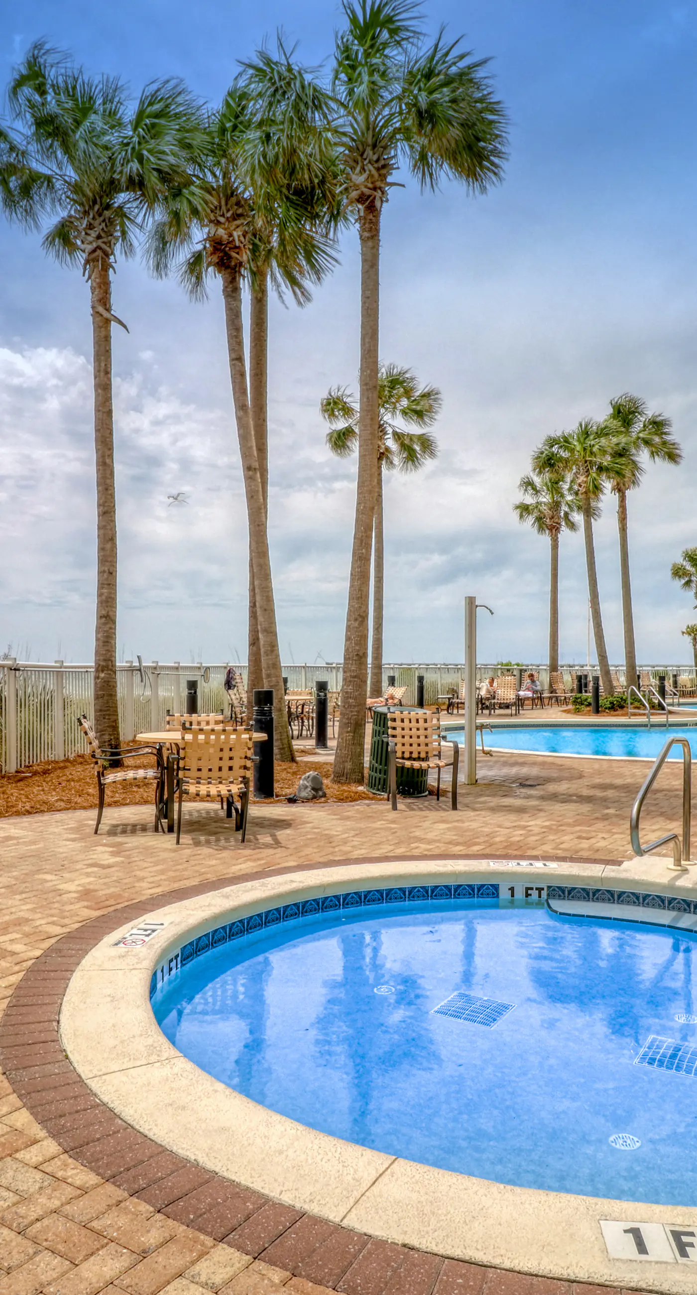 Wonderful gulf-view condo with a pool, hot tub & ocean-view balcony