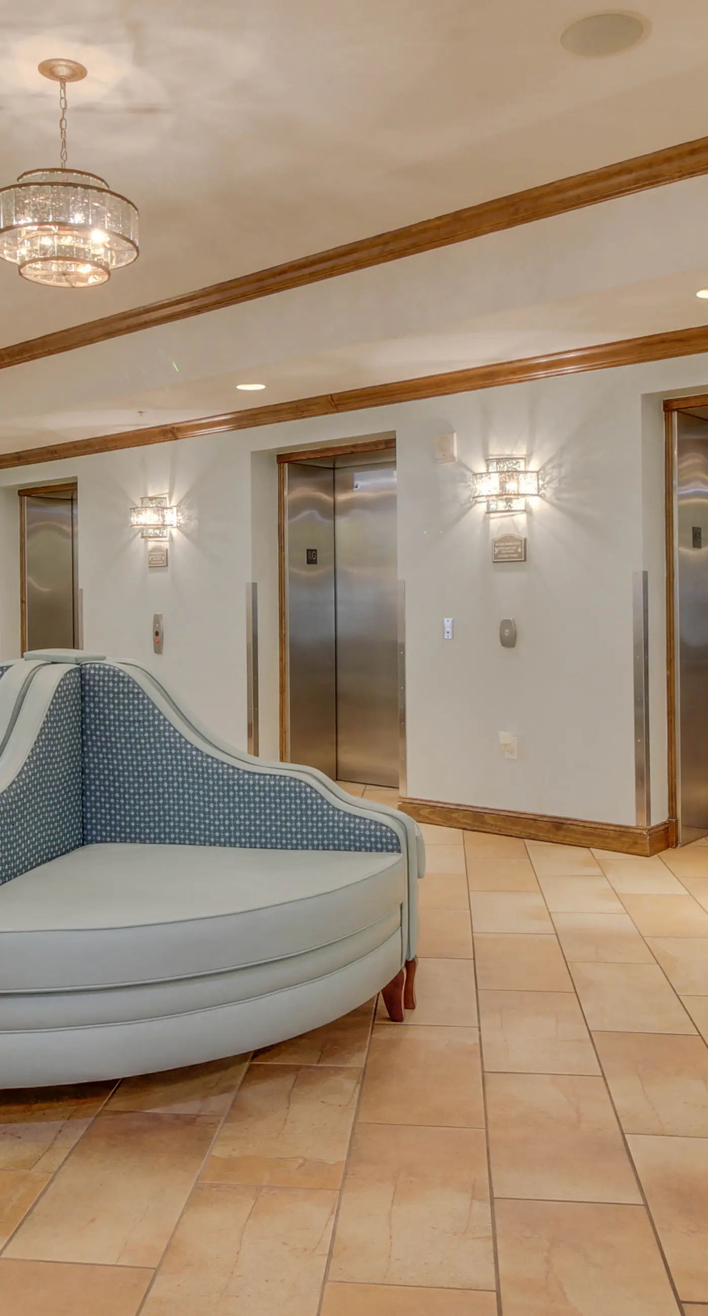 Wonderful gulf-view condo with a pool, hot tub & ocean-view balcony