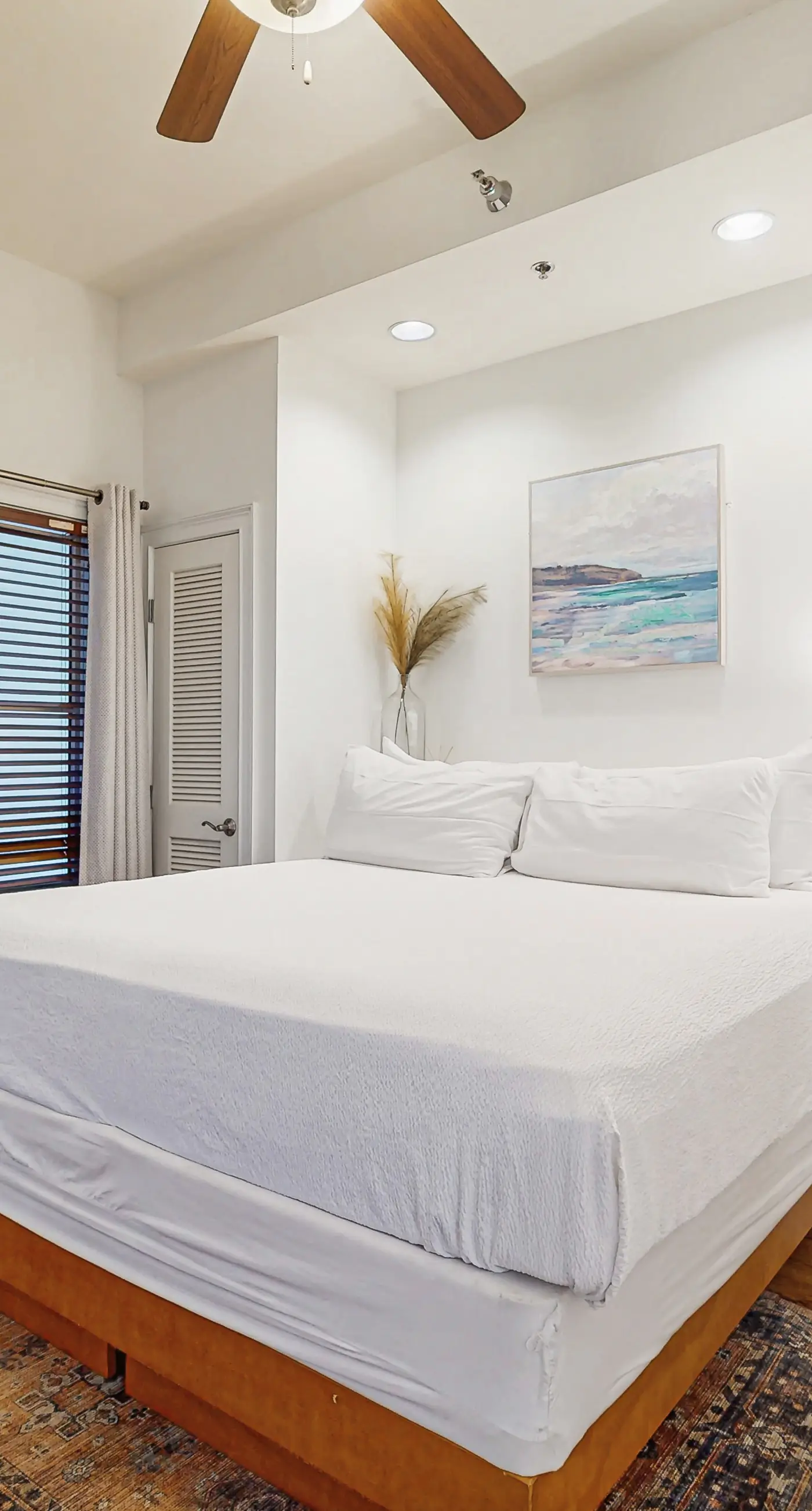 Gorgeous coastal home with plenty of space shared pool and easy beach access