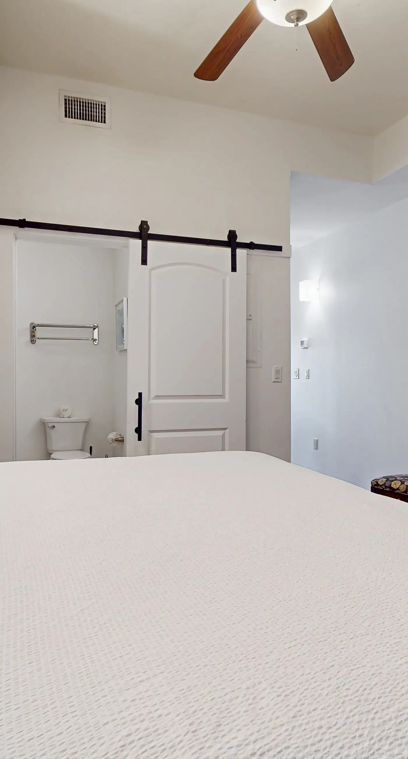 Gorgeous coastal home with plenty of space shared pool and easy beach access