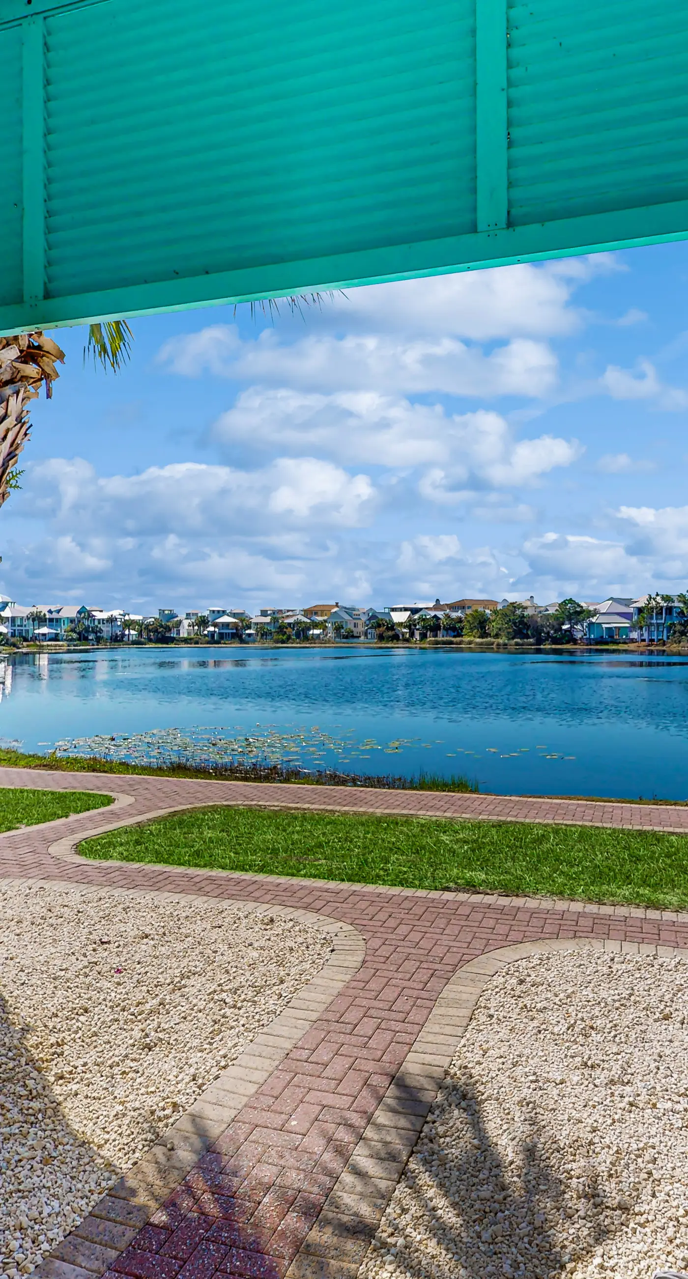 Gorgeous coastal home with plenty of space shared pool and easy beach access