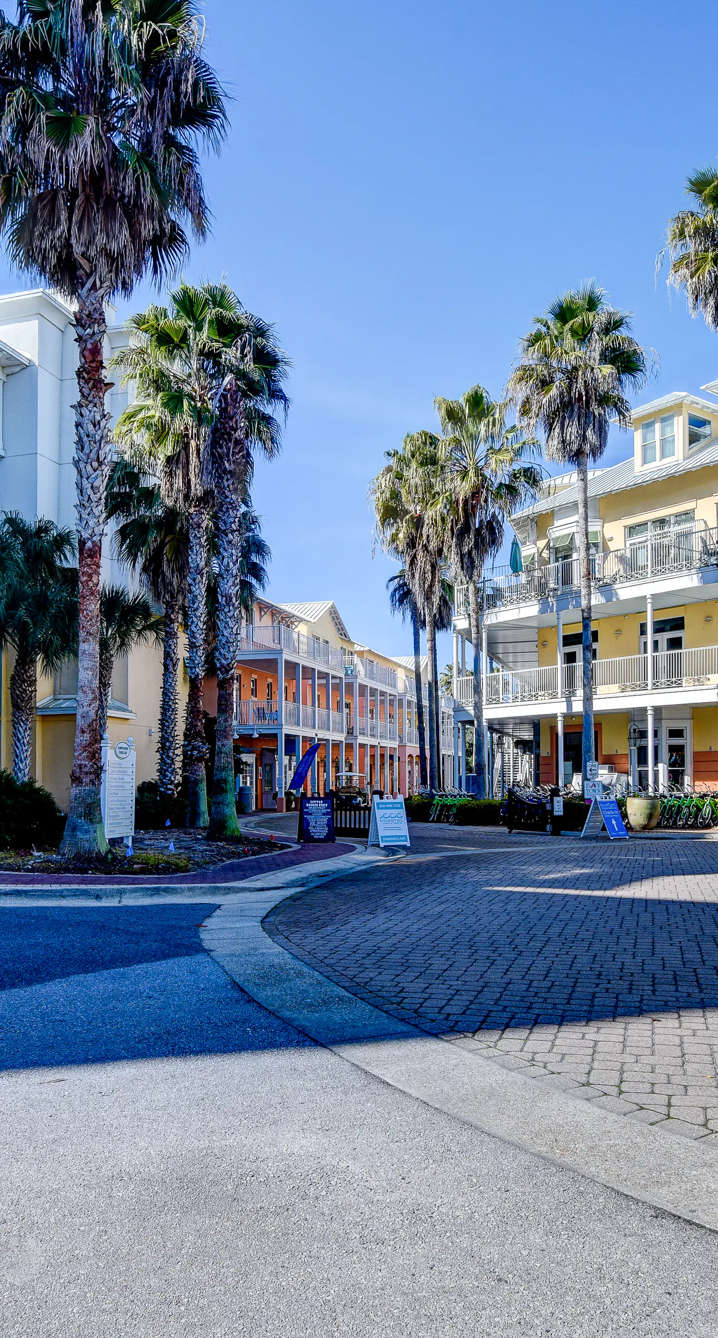 Lakefront, ground-floor condo with pools & hot tubs - walk to the beach