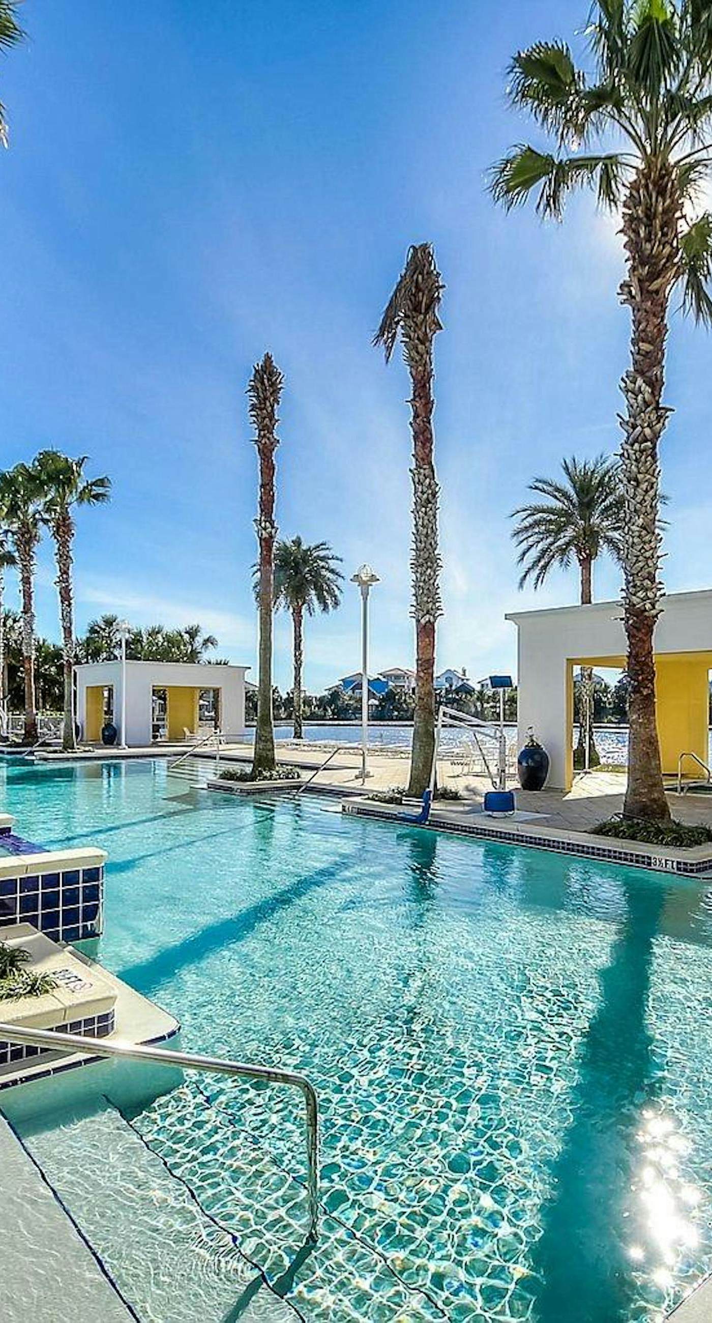 Upscale condo with pools, private beach access, hot tubs & tennis - dog-friendly