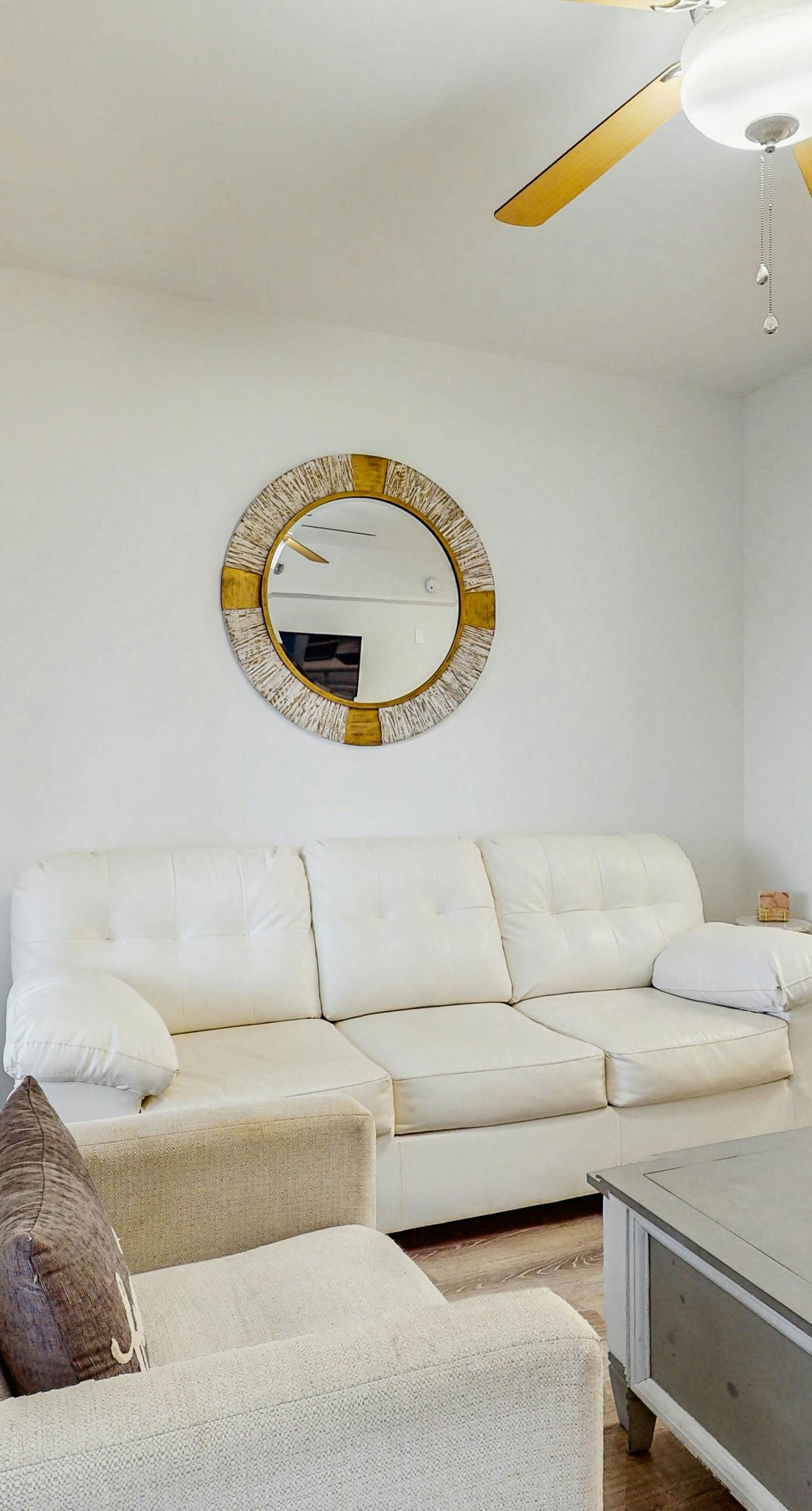 Upscale condo with pools, private beach access, hot tubs & tennis - dog-friendly