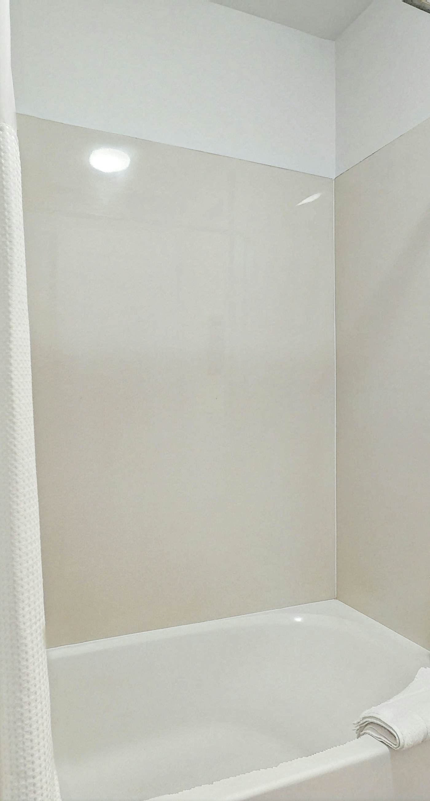 Upscale condo with pools, private beach access, hot tubs & tennis - dog-friendly