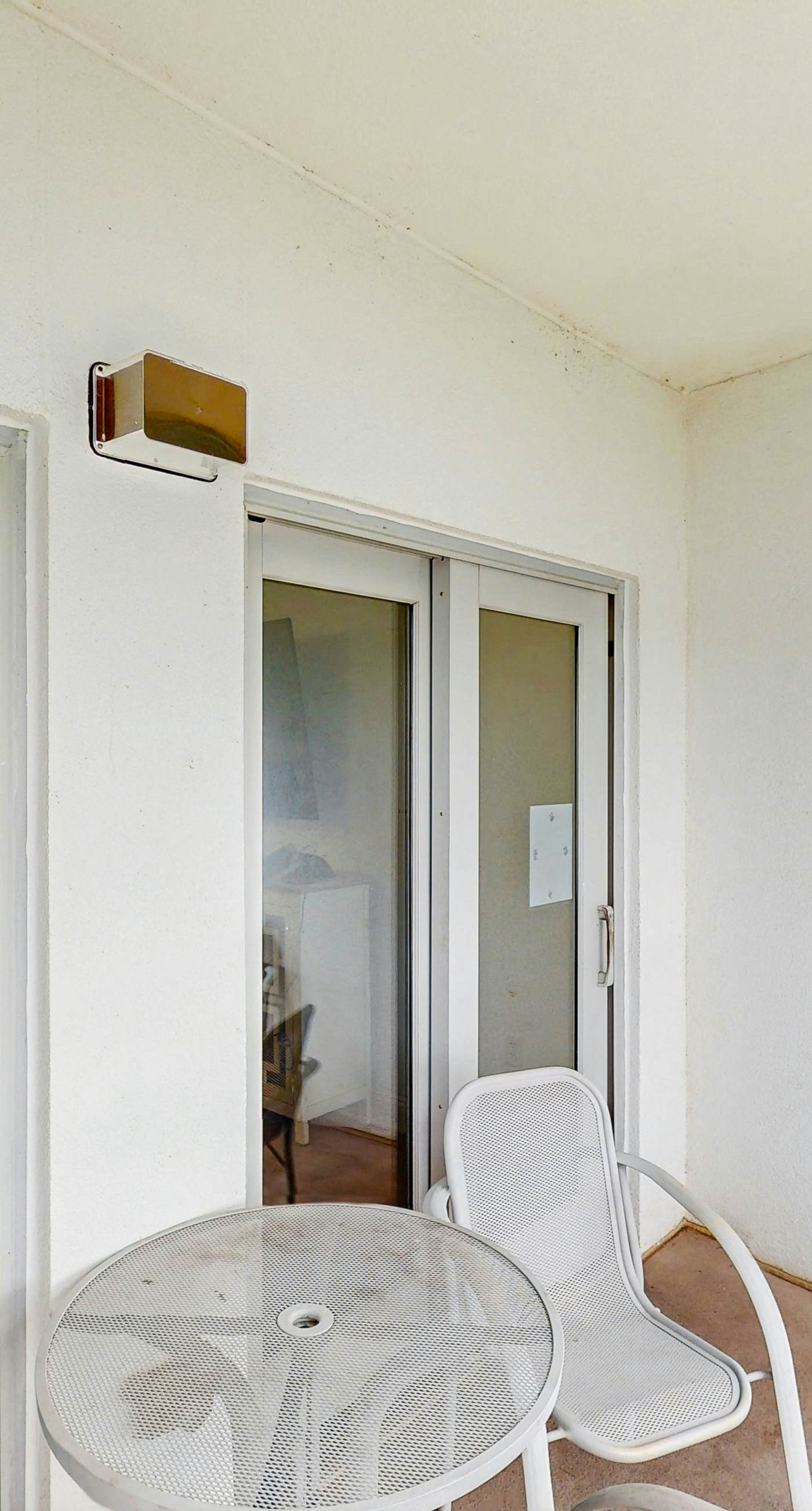 Upscale condo with pools, private beach access, hot tubs & tennis - dog-friendly