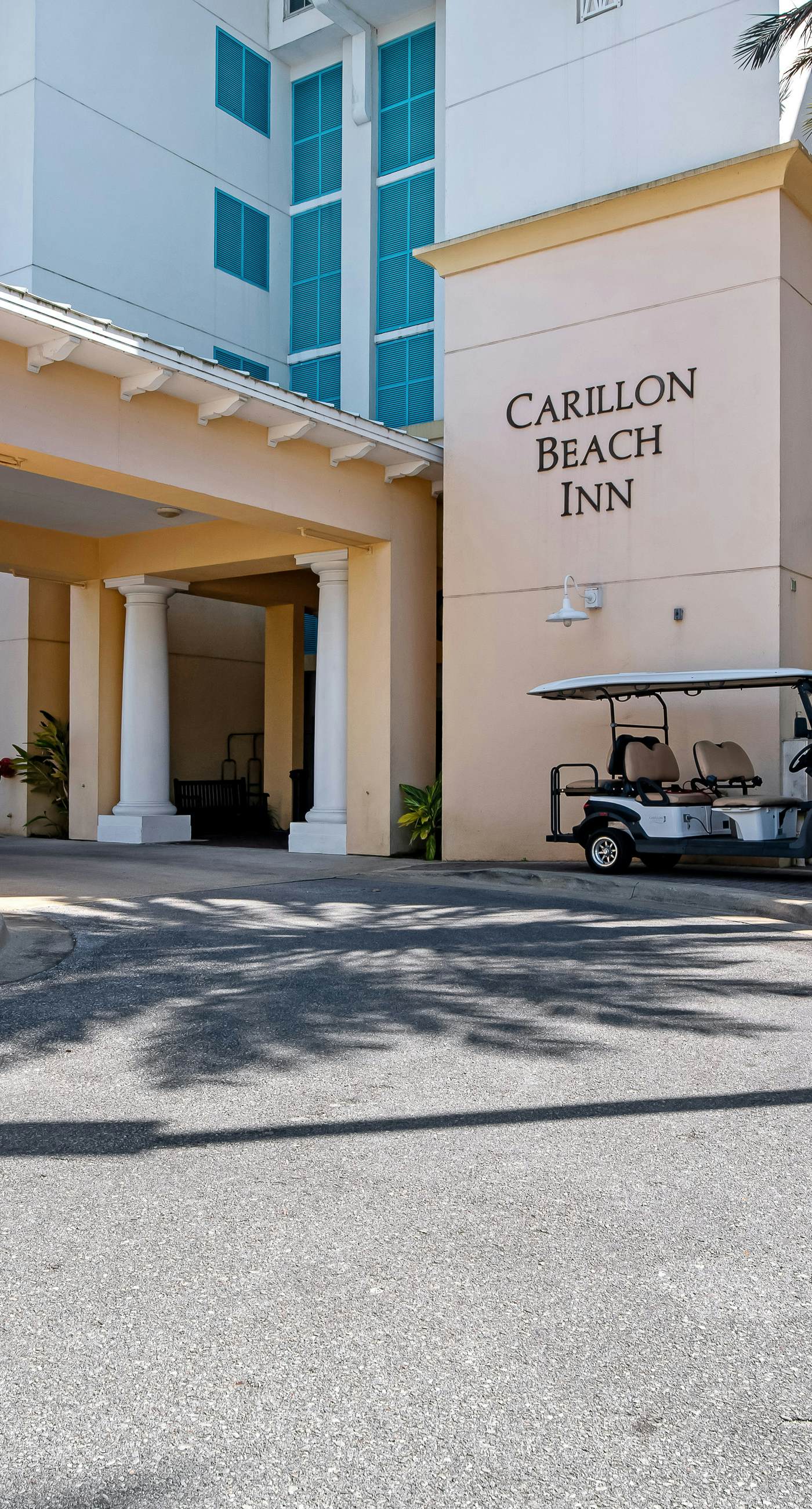 Upscale condo with pools, private beach access, hot tubs & tennis - dog-friendly