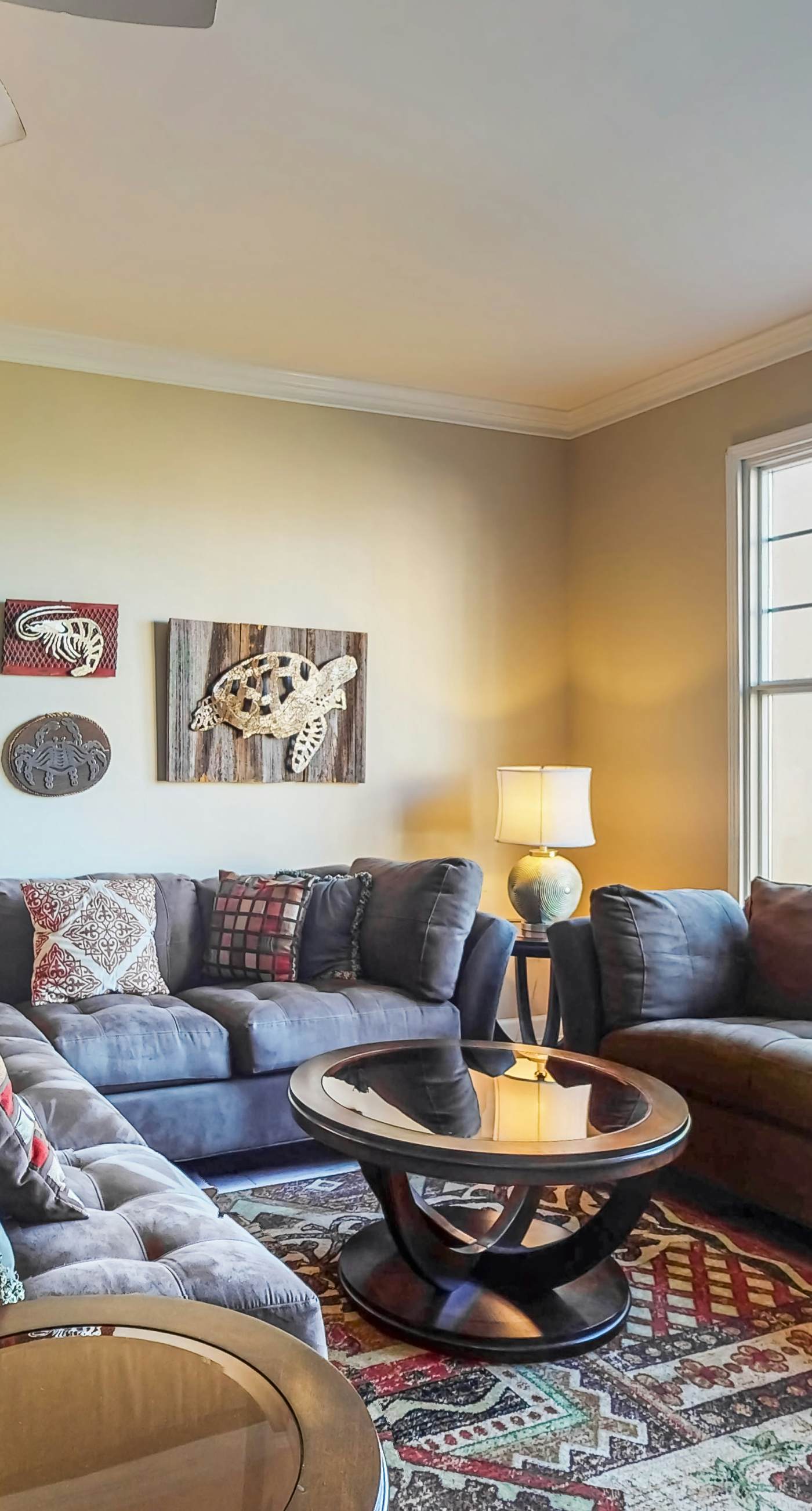 Snowbird-friendly condo with waterfront view, WiFi, AC, access to pool, hot tub