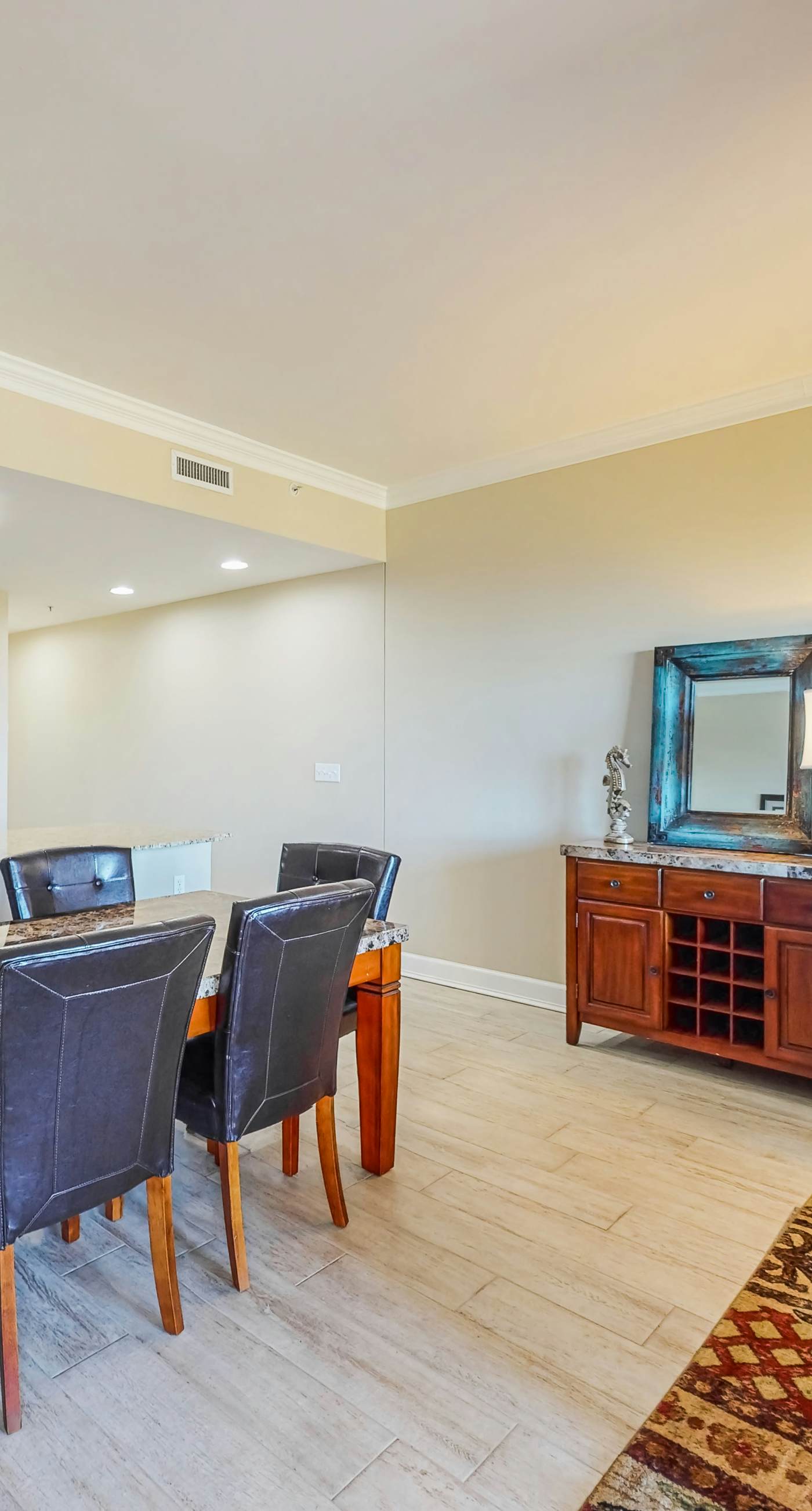 Snowbird-friendly condo with waterfront view, WiFi, AC, access to pool, hot tub