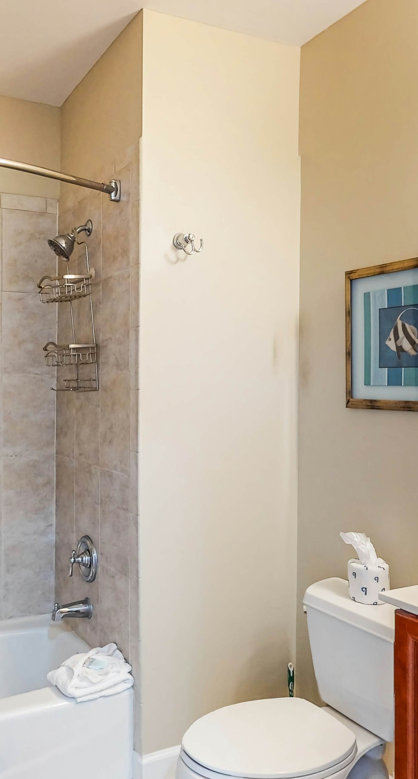 Snowbird-friendly condo with waterfront view, WiFi, AC, access to pool, hot tub