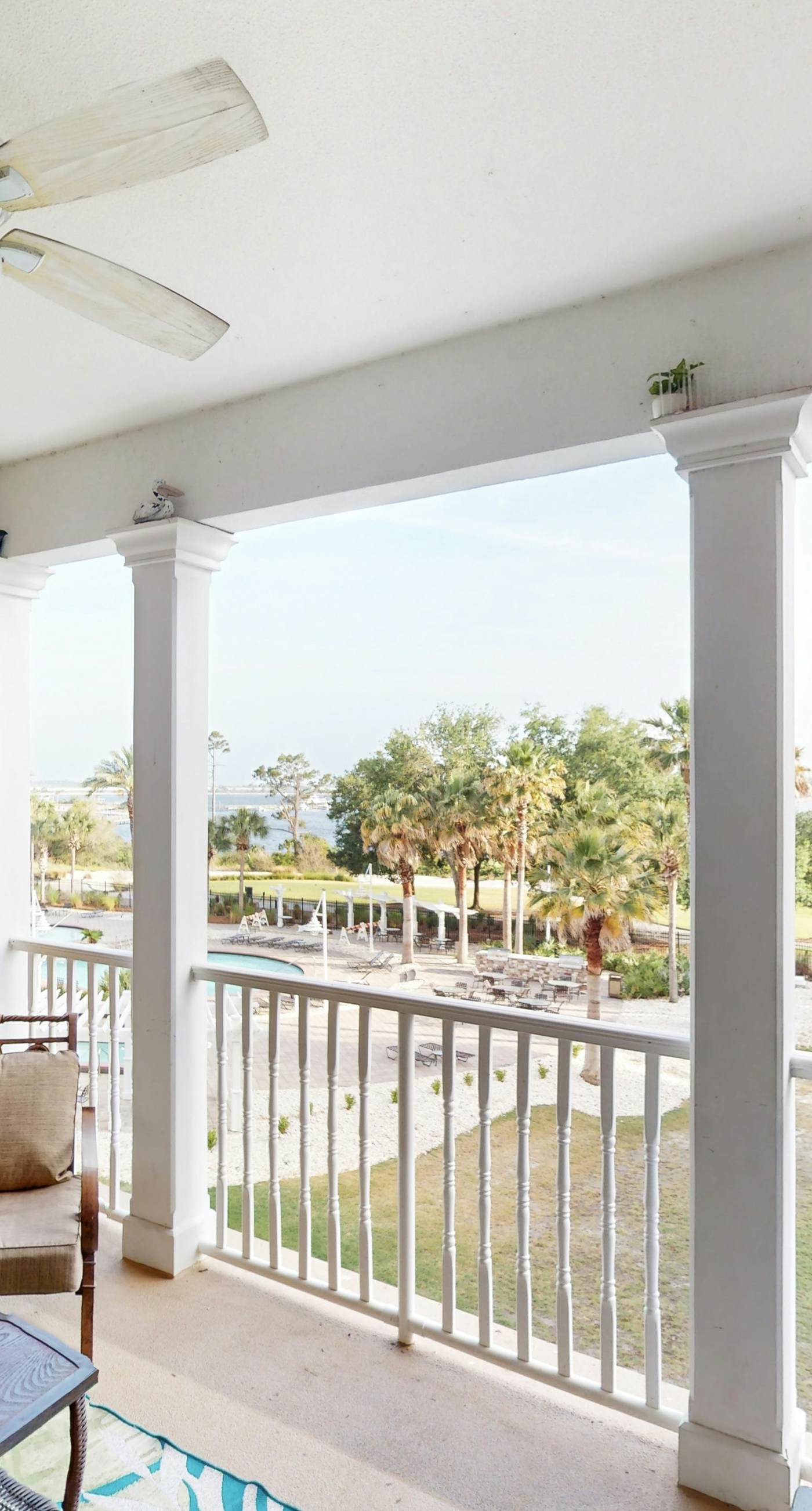 3rd-floor beach & pool-view condo with outdoor pool, hot tub, grills, balcony