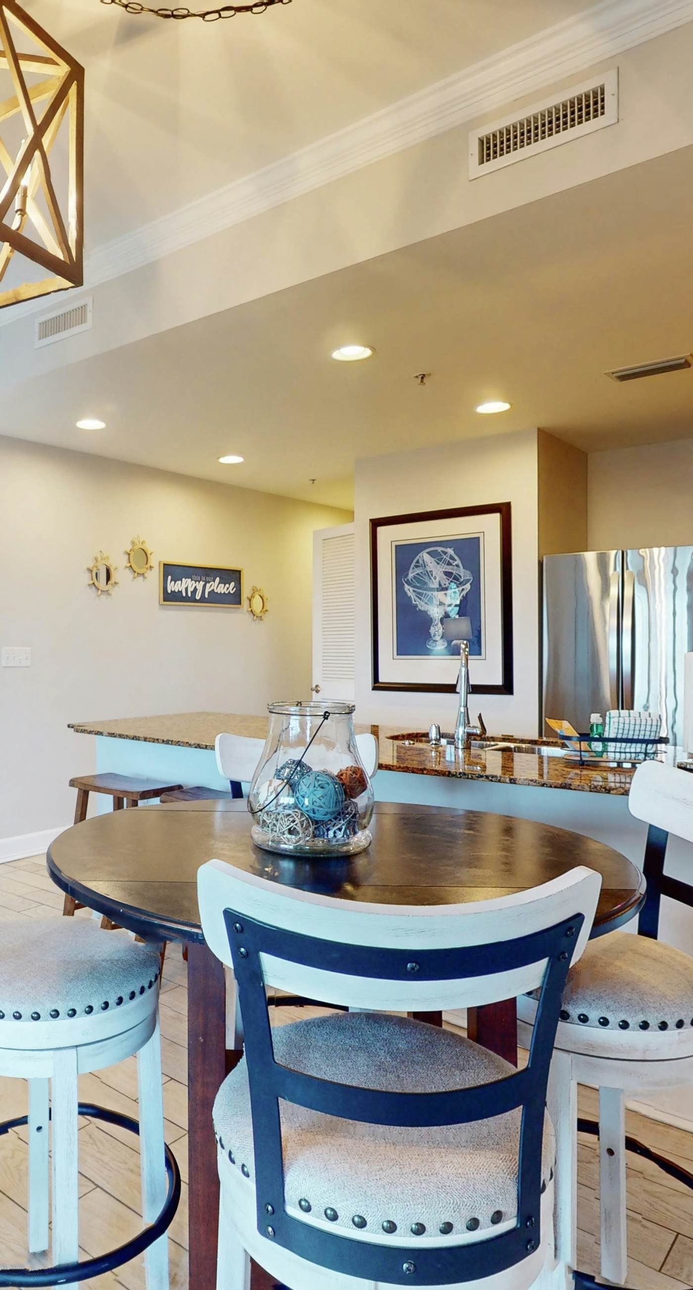 3rd-floor beach & pool-view condo with outdoor pool, hot tub, grills, balcony