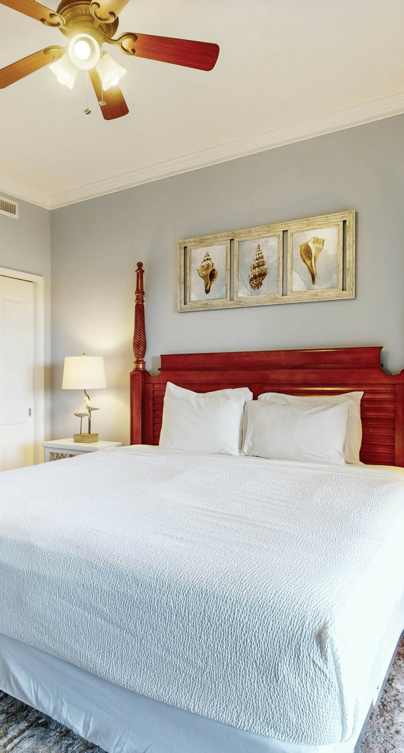 3rd-floor beach & pool-view condo with outdoor pool, hot tub, grills, balcony