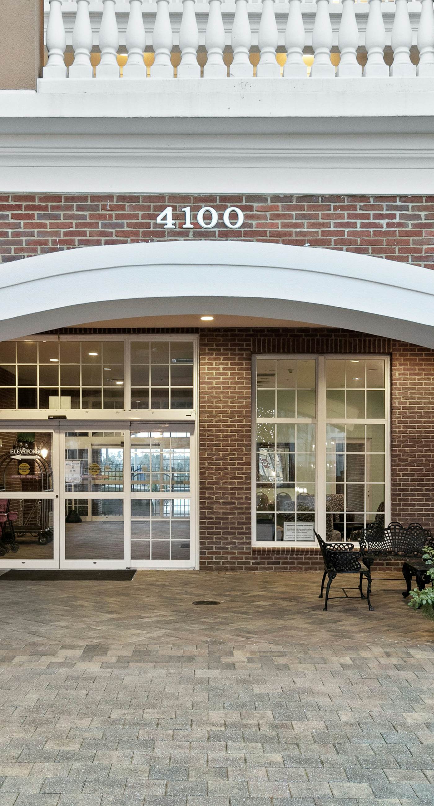 3rd-floor beach & pool-view condo with outdoor pool, hot tub, grills, balcony