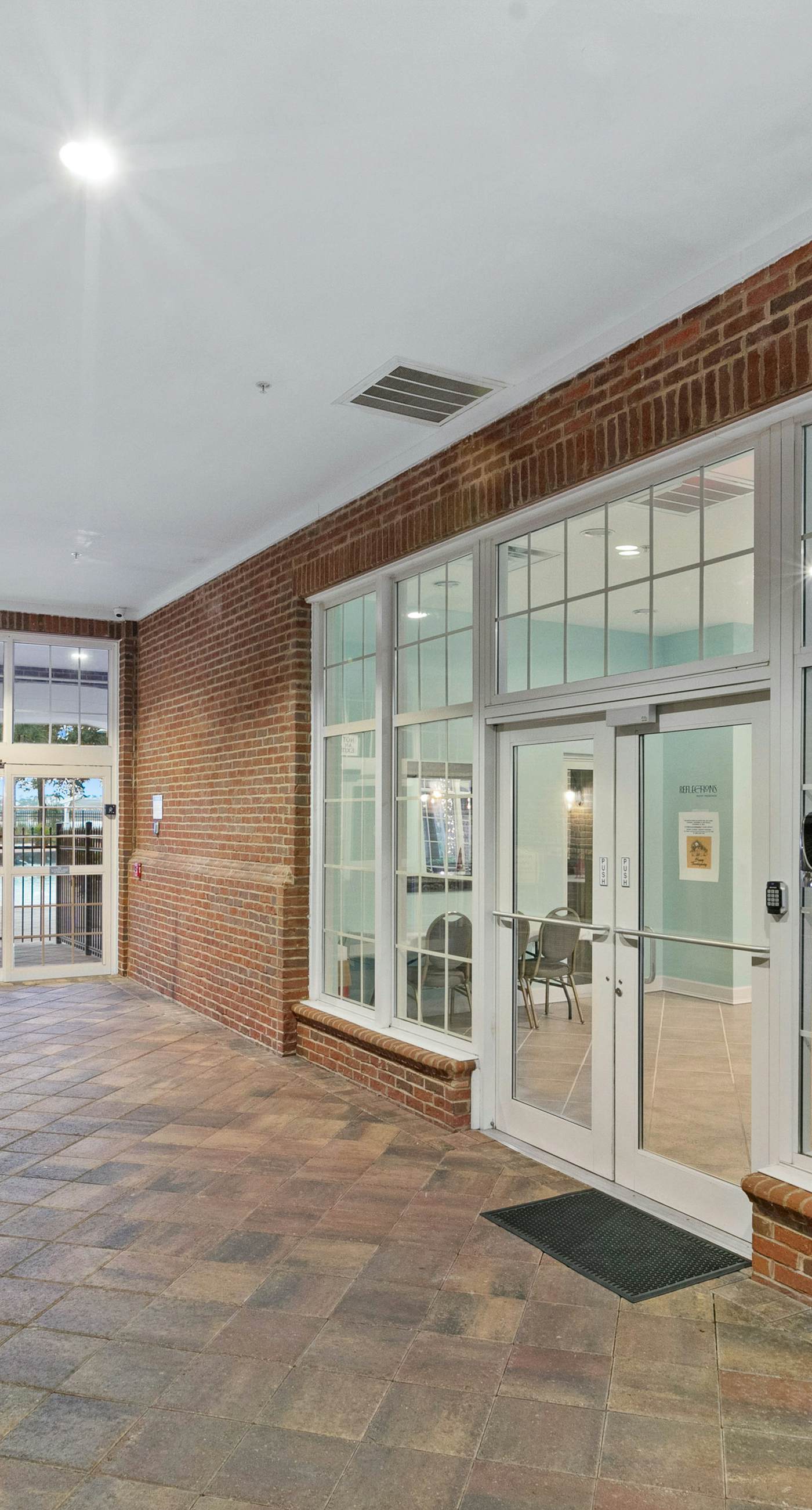 3rd-floor beach & pool-view condo with outdoor pool, hot tub, grills, balcony