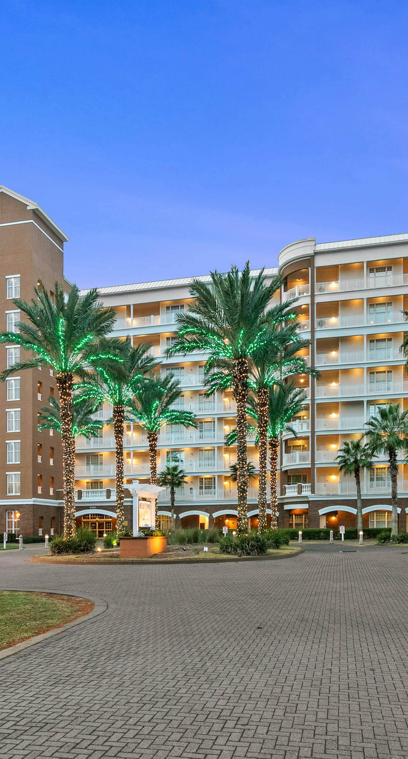 3rd-floor beach & pool-view condo with outdoor pool, hot tub, grills, balcony