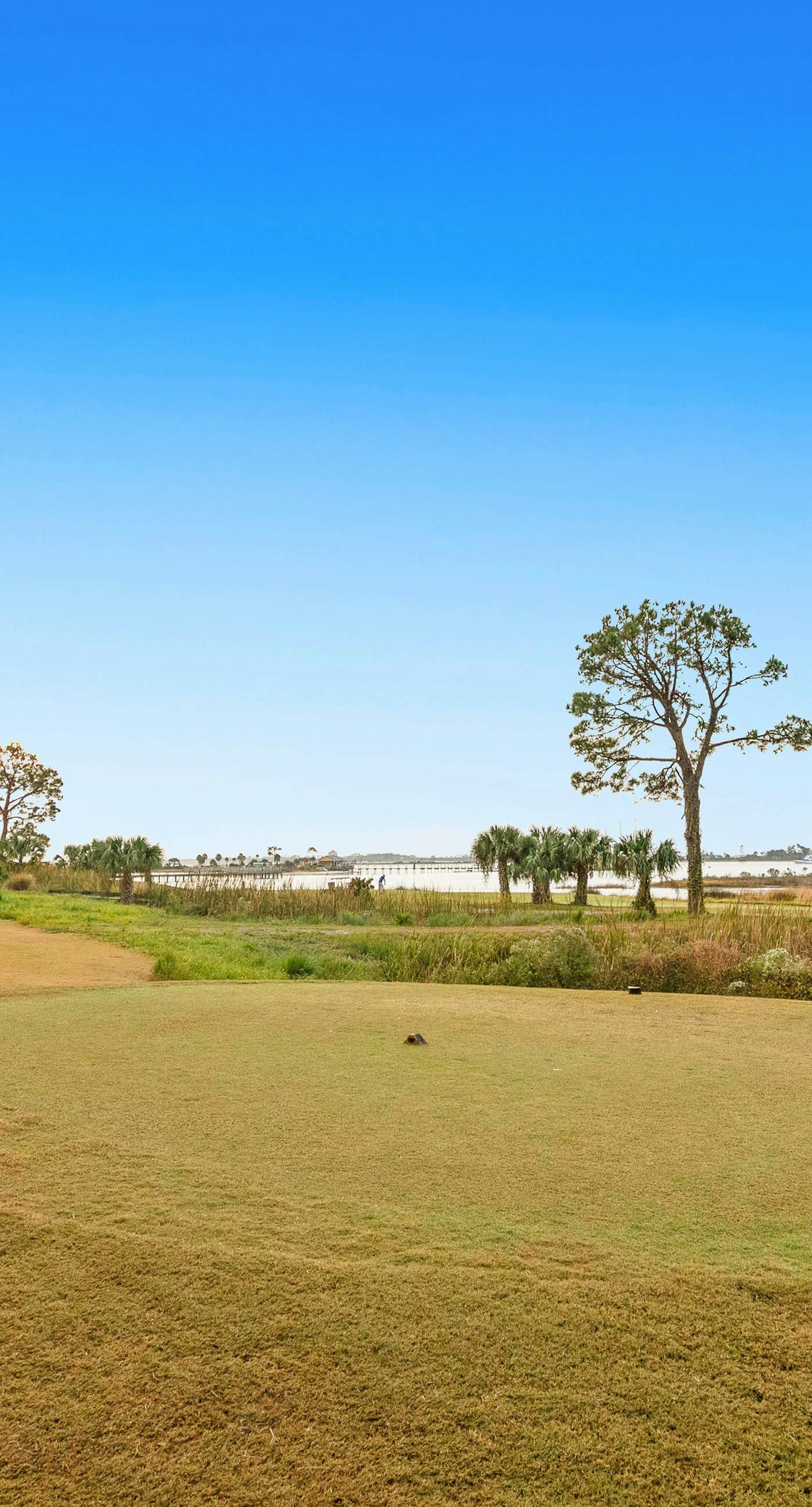 3rd-floor beach & pool-view condo with outdoor pool, hot tub, grills, balcony