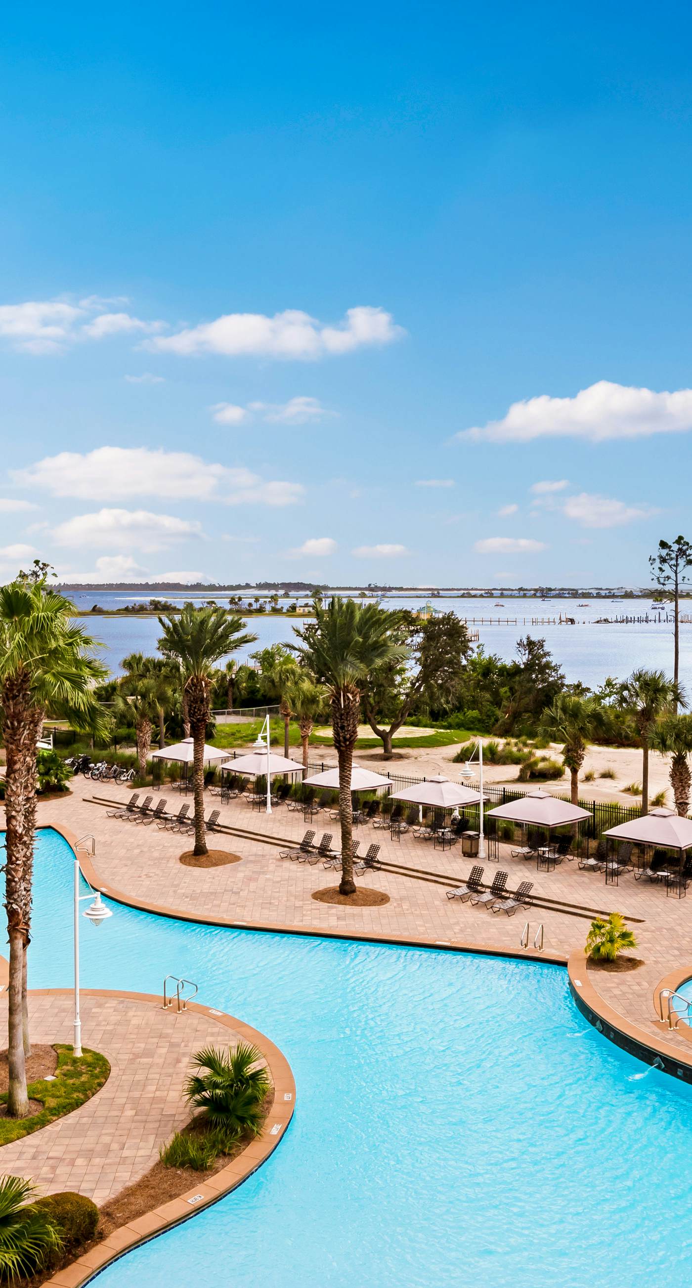 Resort condo w/ amazing bay views, shared hot tub & community pool