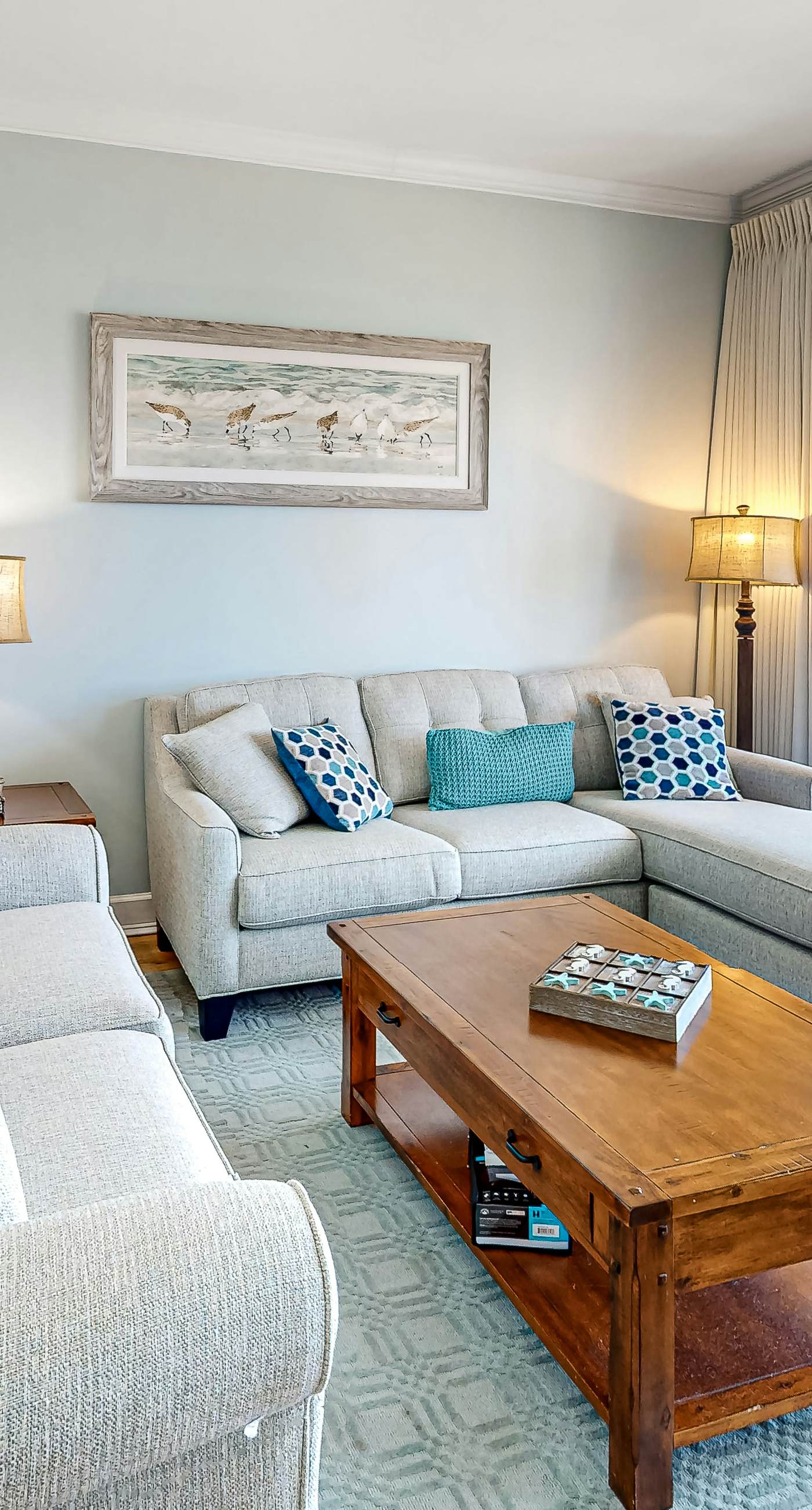 Resort condo w/ amazing bay views, shared hot tub & community pool