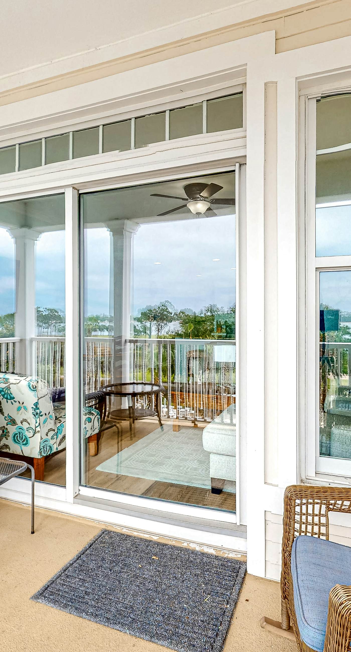 Resort condo w/ amazing bay views, shared hot tub & community pool