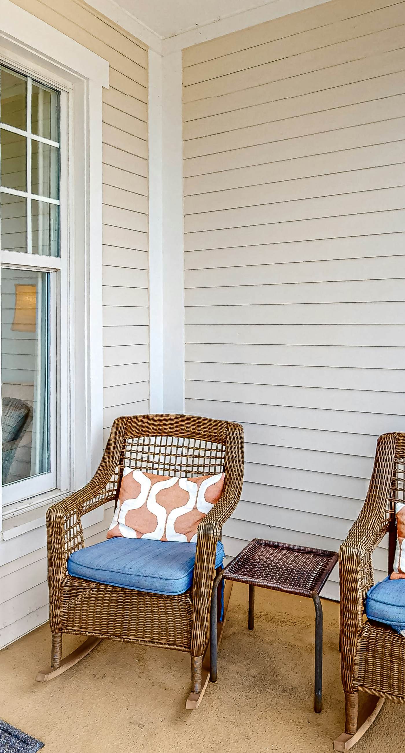 Resort condo w/ amazing bay views, shared hot tub & community pool