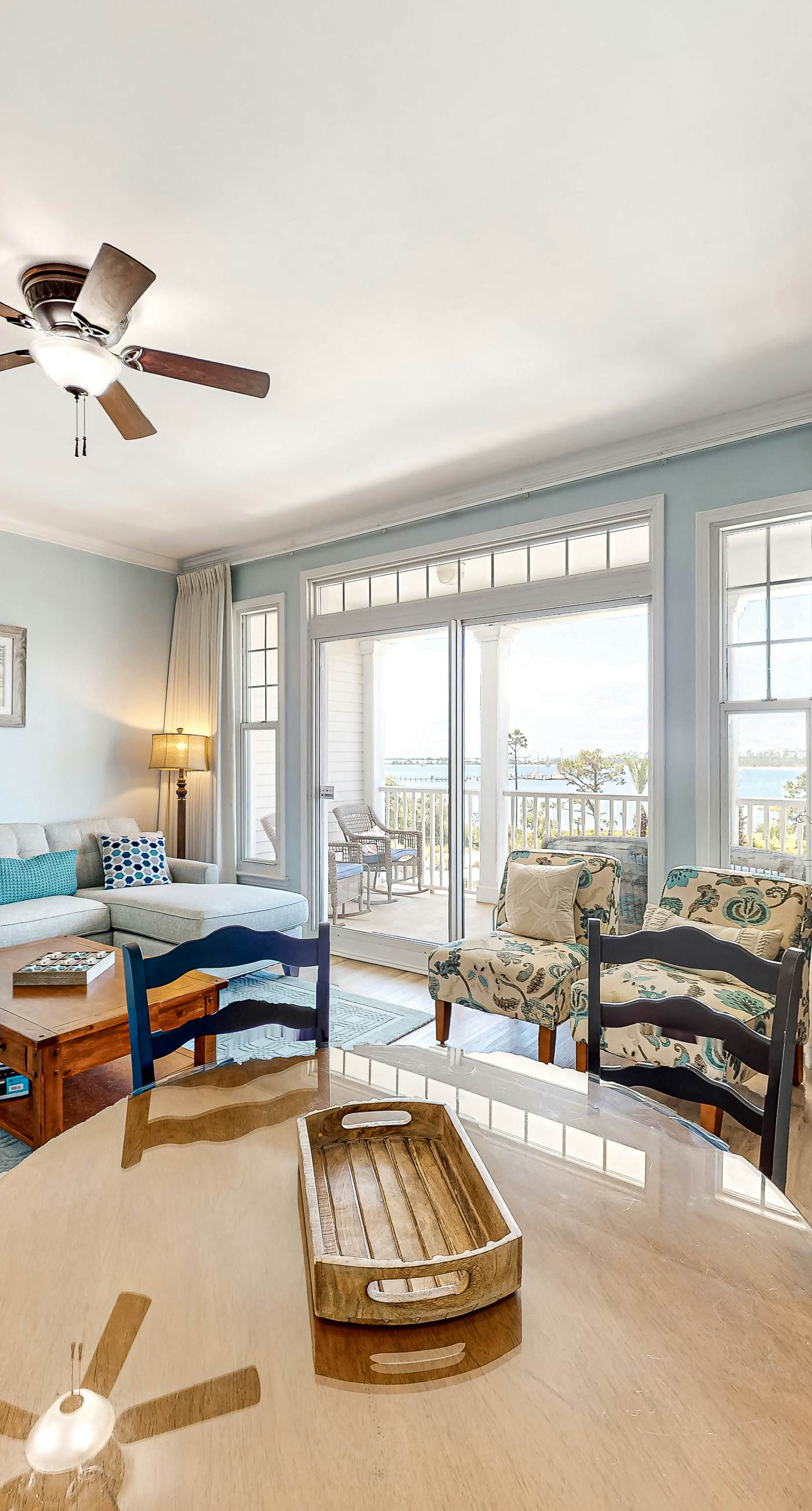 Resort condo w/ amazing bay views, shared hot tub & community pool