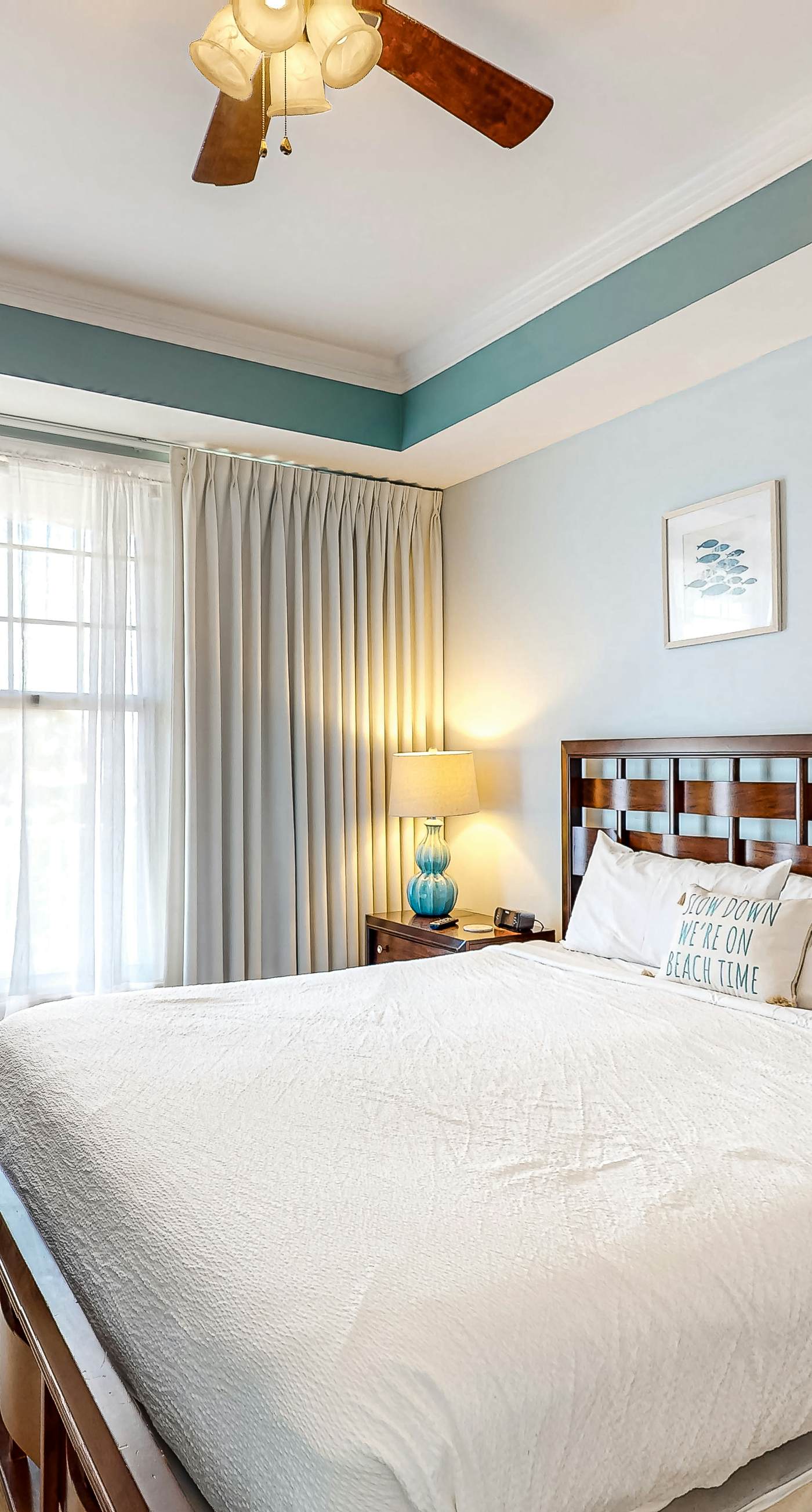 Resort condo w/ amazing bay views, shared hot tub & community pool