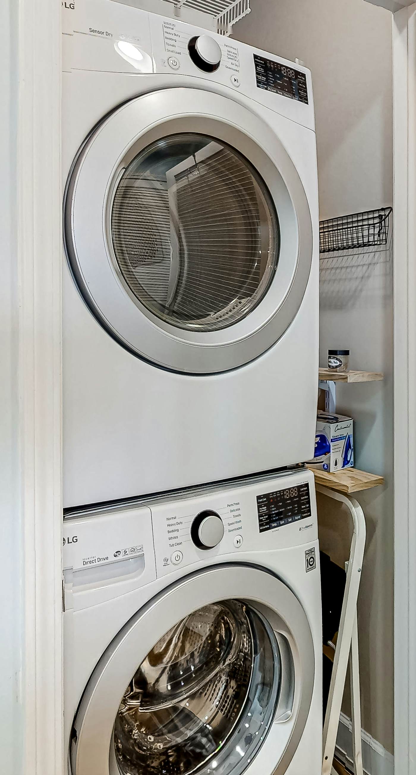 Resort condo w/ amazing bay views, shared hot tub & community pool