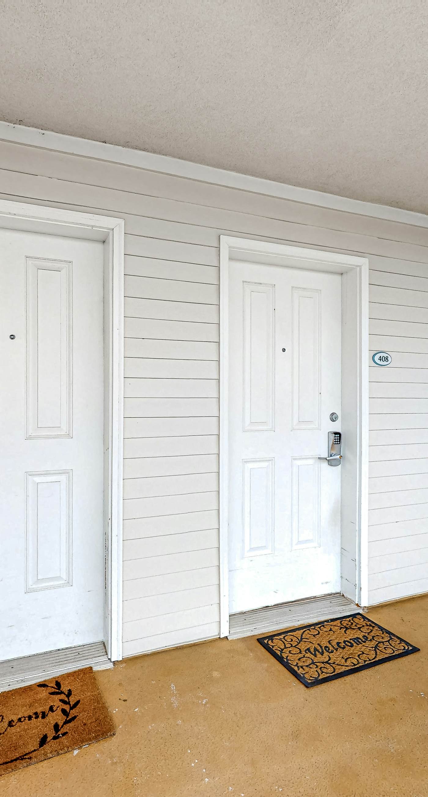 Resort condo w/ amazing bay views, shared hot tub & community pool