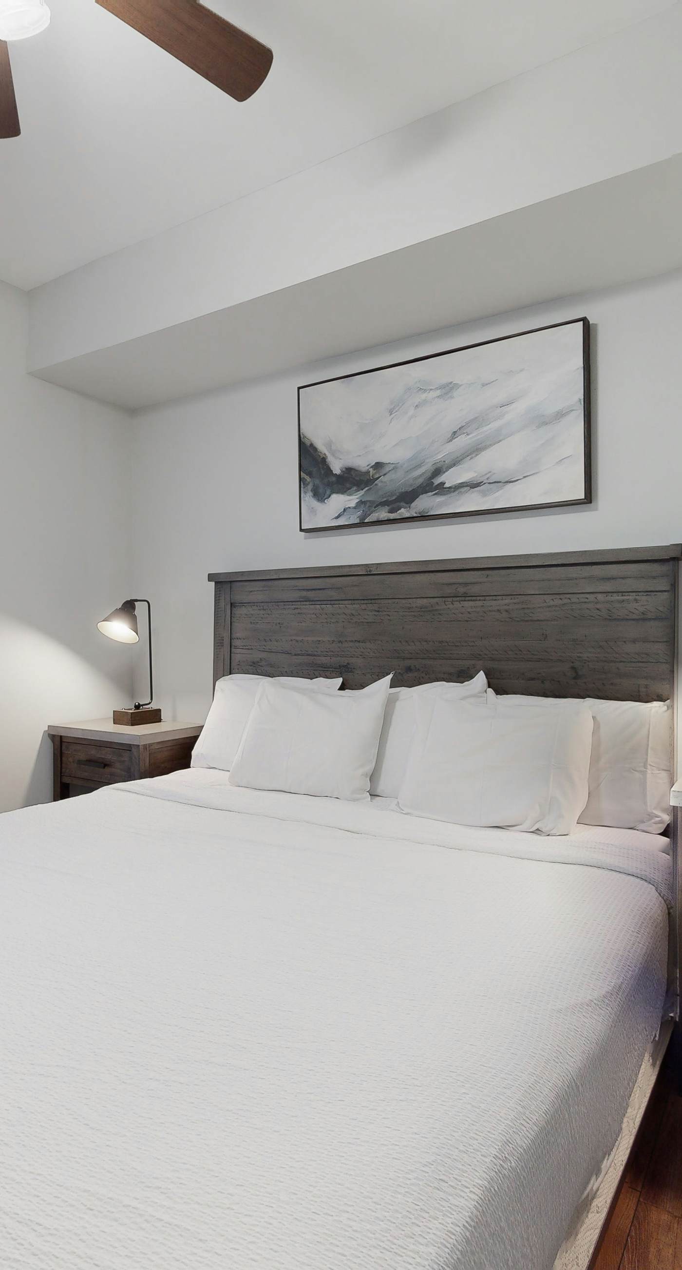 Gulf-front condo with balcony, beach access, hot tub, pool & gym