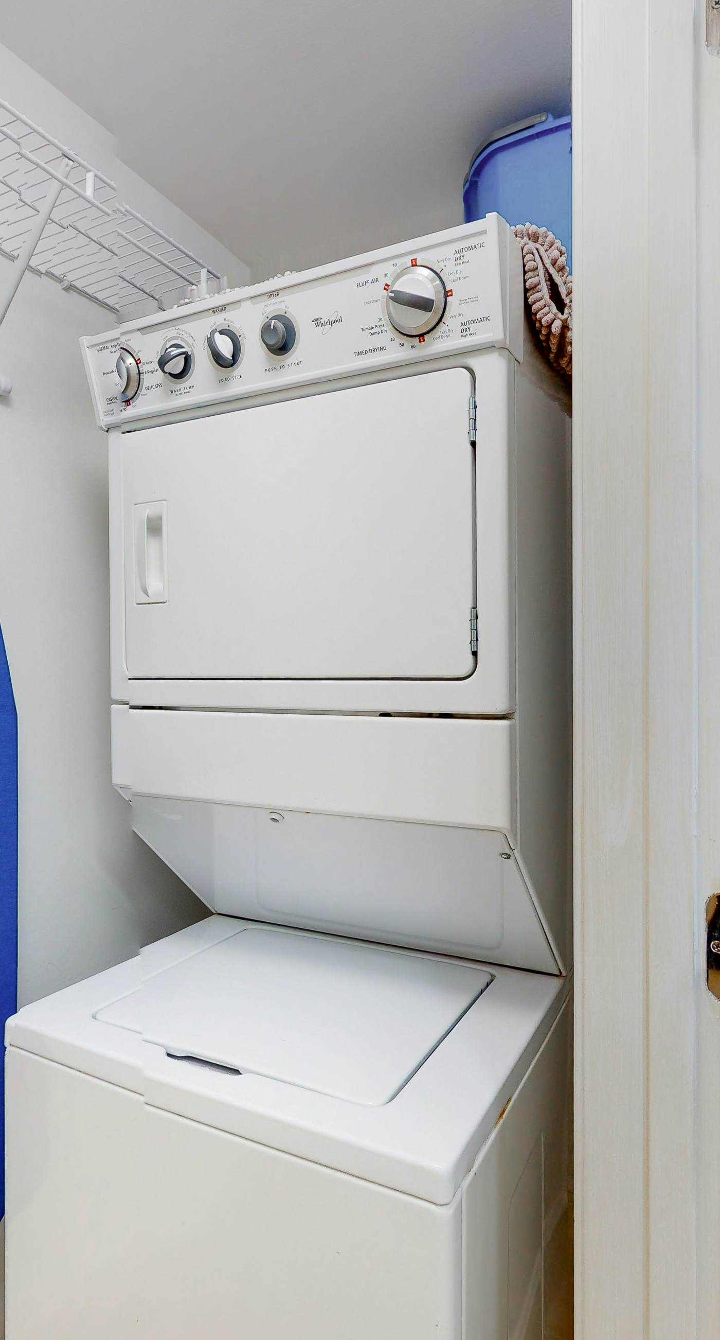 Gulf-front condo with balcony, beach access, hot tub, pool & gym