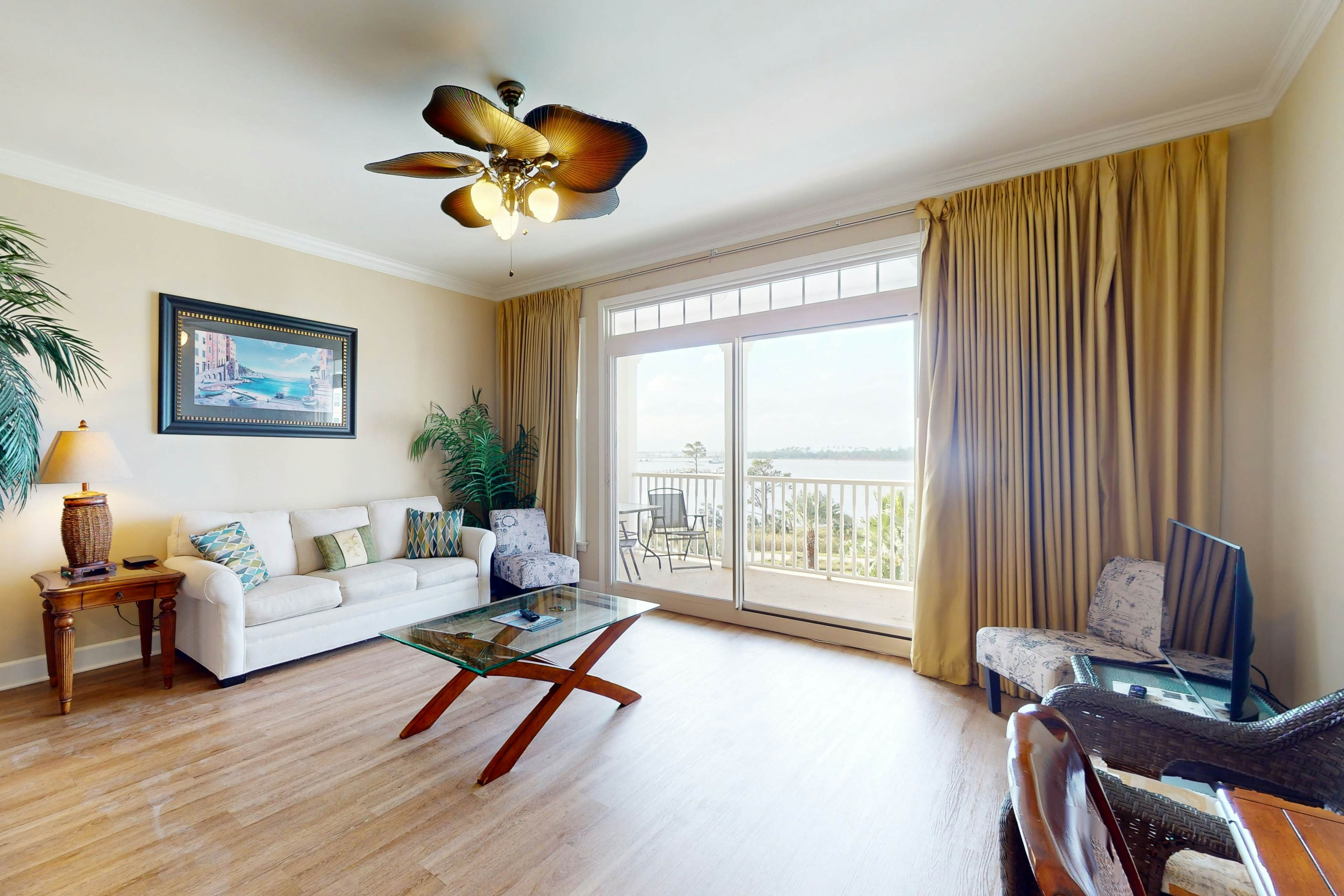 Bayview condo with pool, hot tub, and private balcony