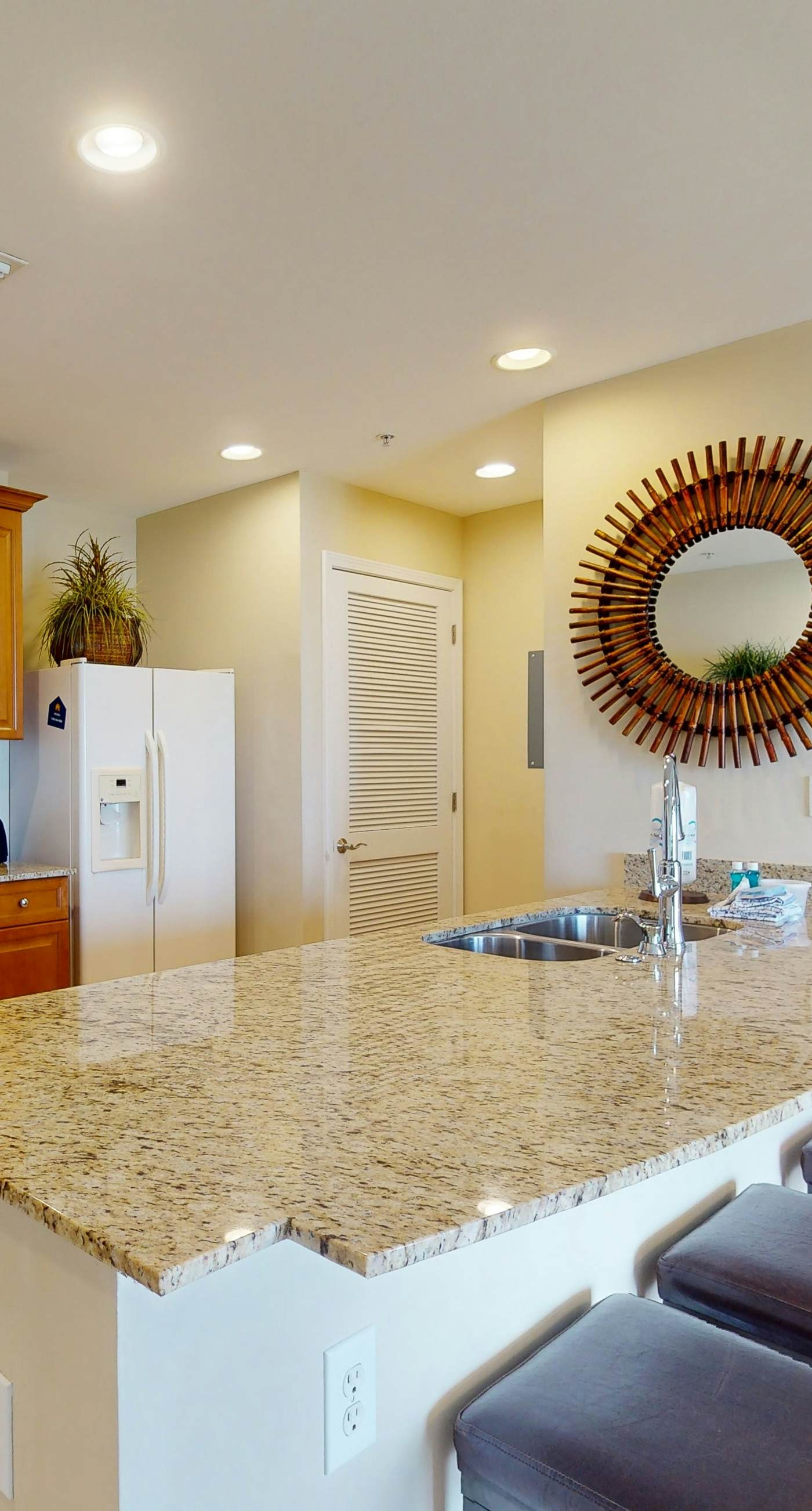 Bayview condo with pool, hot tub, and private balcony