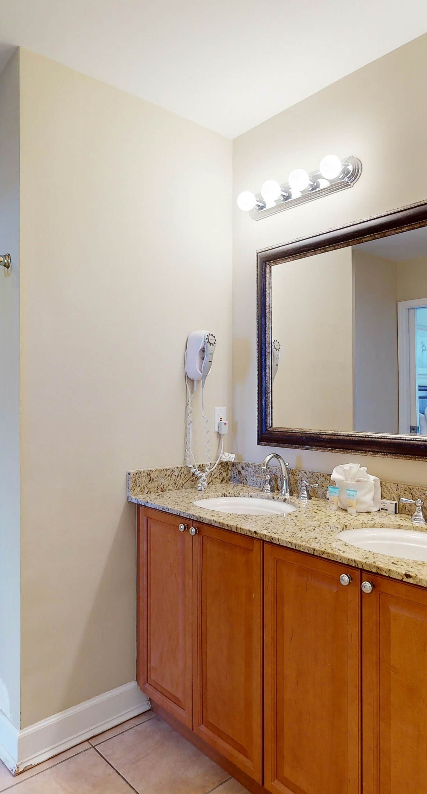 Bayview condo with pool, hot tub, and private balcony