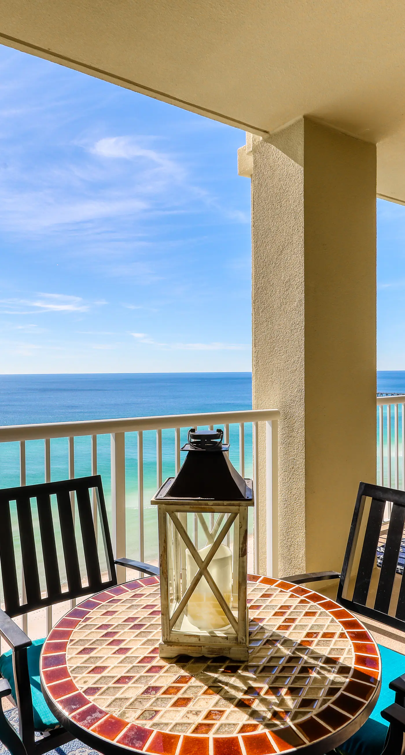 Oceanfront getaway with views, large balcony, W/D, pool & hot tub