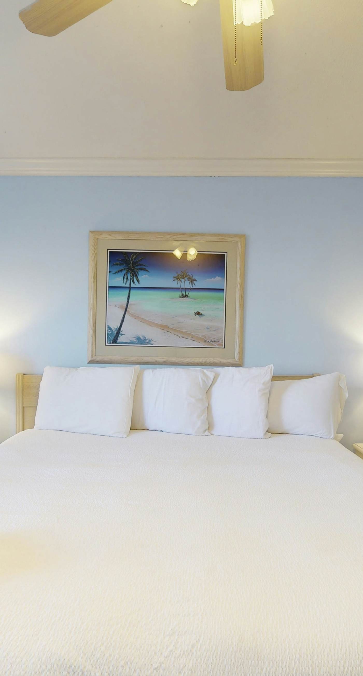 Dog-friendly townhome with beach access, pool, tennis, gym, W/D, & central AC